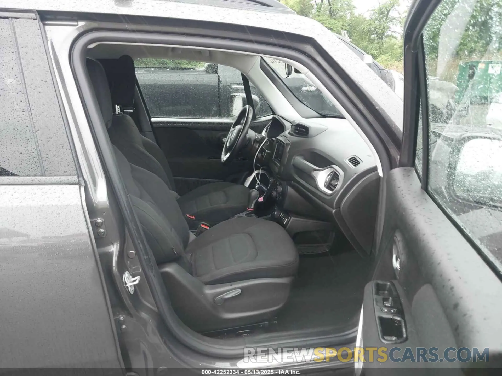 5 Photograph of a damaged car ZACNJBBB4LPL28384 JEEP RENEGADE 2020