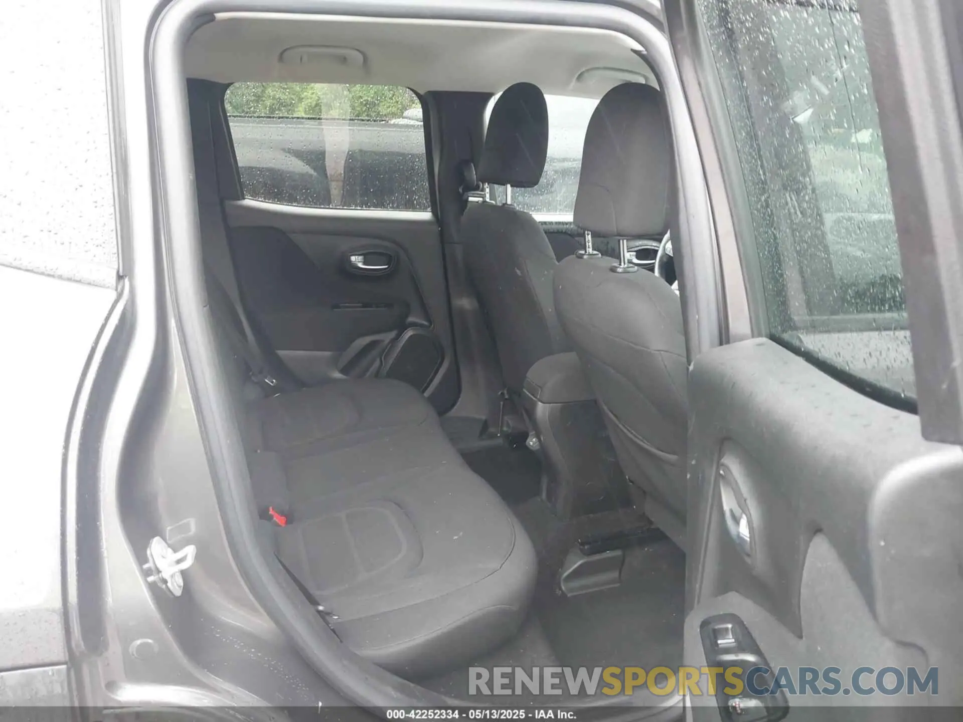 8 Photograph of a damaged car ZACNJBBB4LPL28384 JEEP RENEGADE 2020