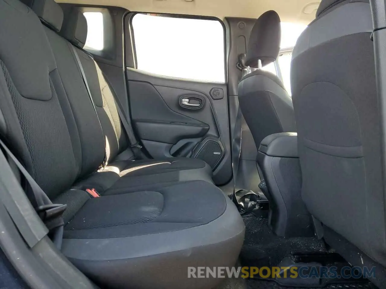 11 Photograph of a damaged car ZACNJBBB5LPL24201 JEEP RENEGADE 2020