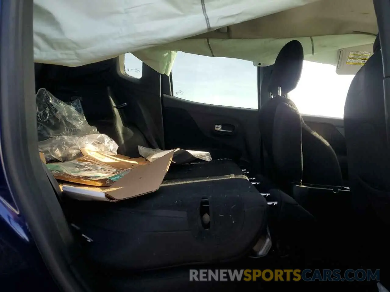 11 Photograph of a damaged car ZACNJBBB5LPL73219 JEEP RENEGADE 2020