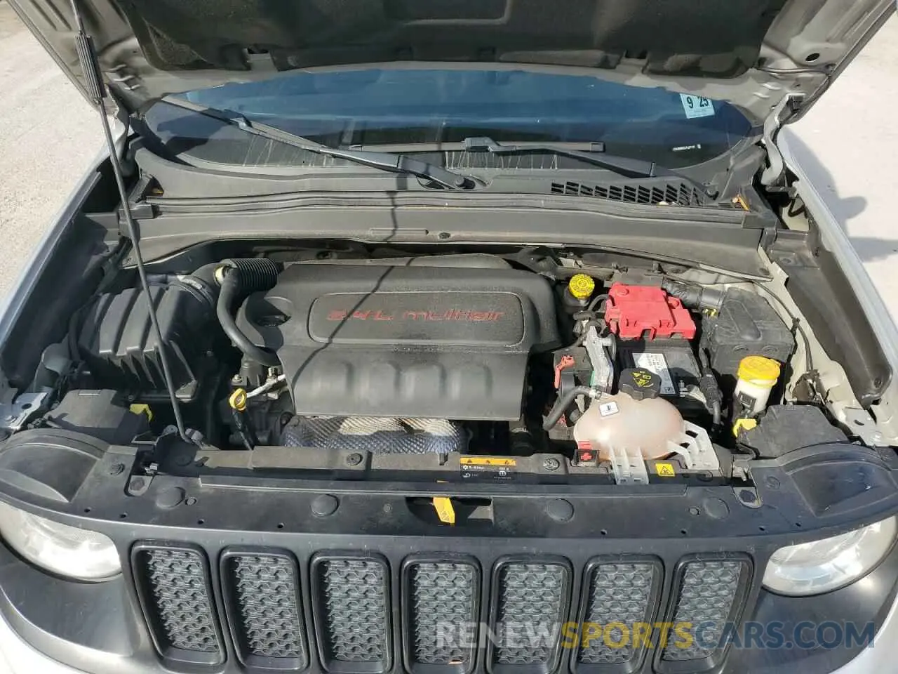 11 Photograph of a damaged car ZACNJBBB6LPL67137 JEEP RENEGADE 2020