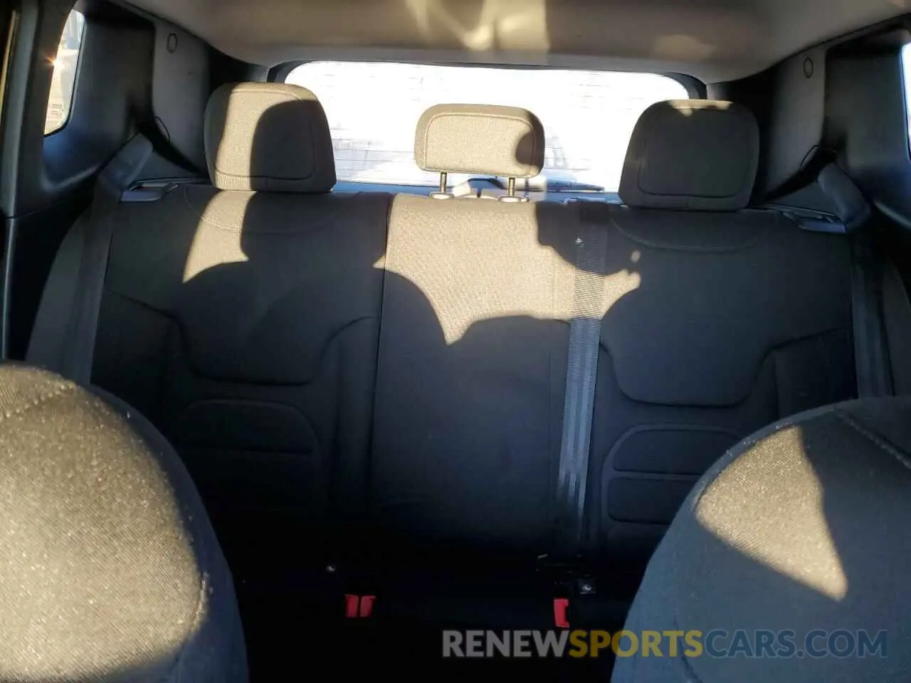 10 Photograph of a damaged car ZACNJBBB6LPL85654 JEEP RENEGADE 2020