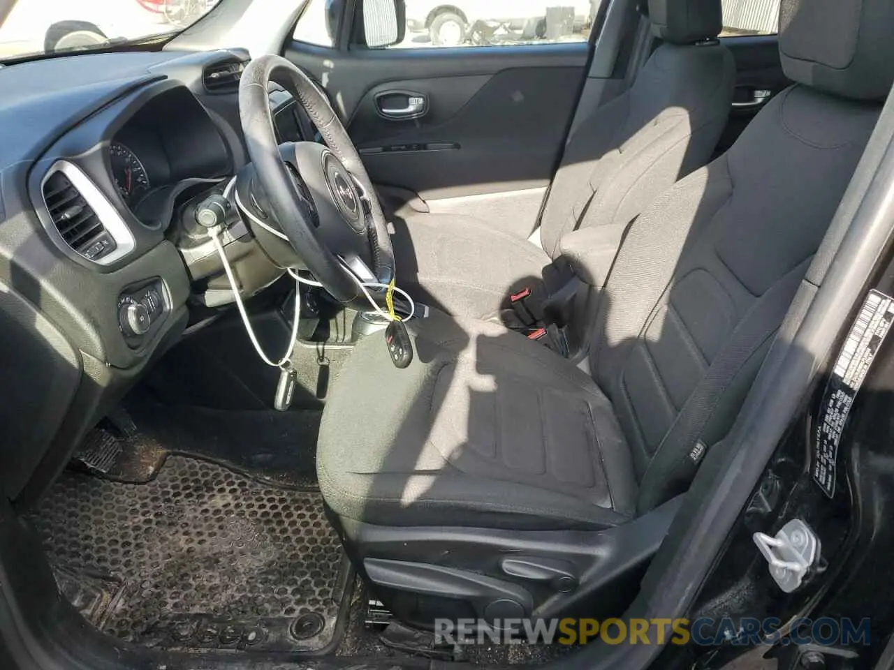 7 Photograph of a damaged car ZACNJBBB6LPL85654 JEEP RENEGADE 2020