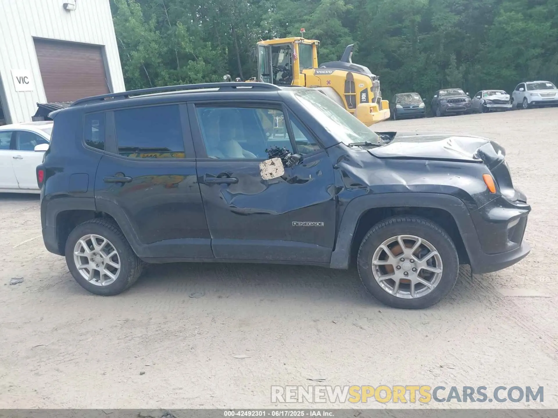 13 Photograph of a damaged car ZACNJBBB6LPM06048 JEEP RENEGADE 2020