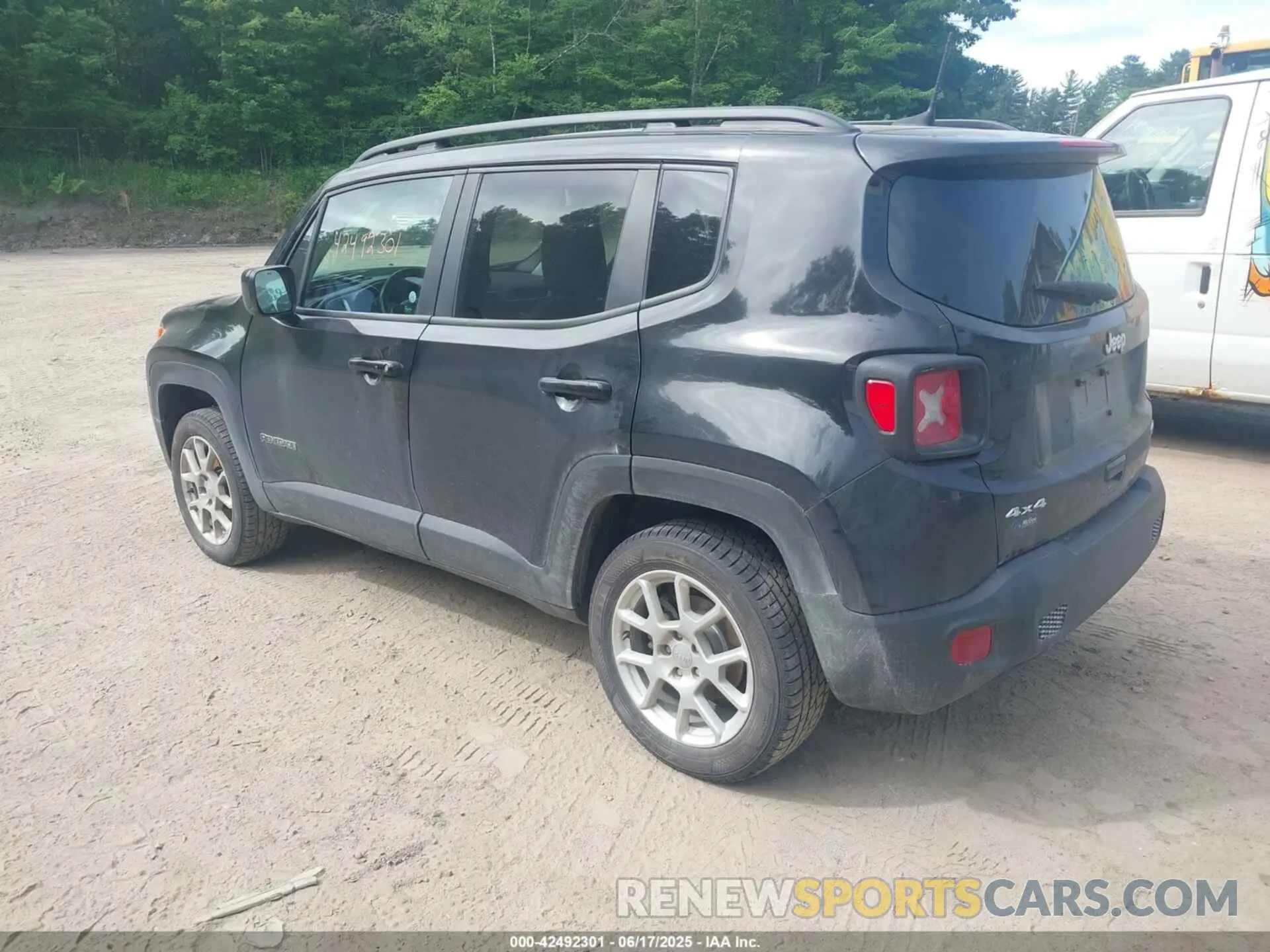 3 Photograph of a damaged car ZACNJBBB6LPM06048 JEEP RENEGADE 2020