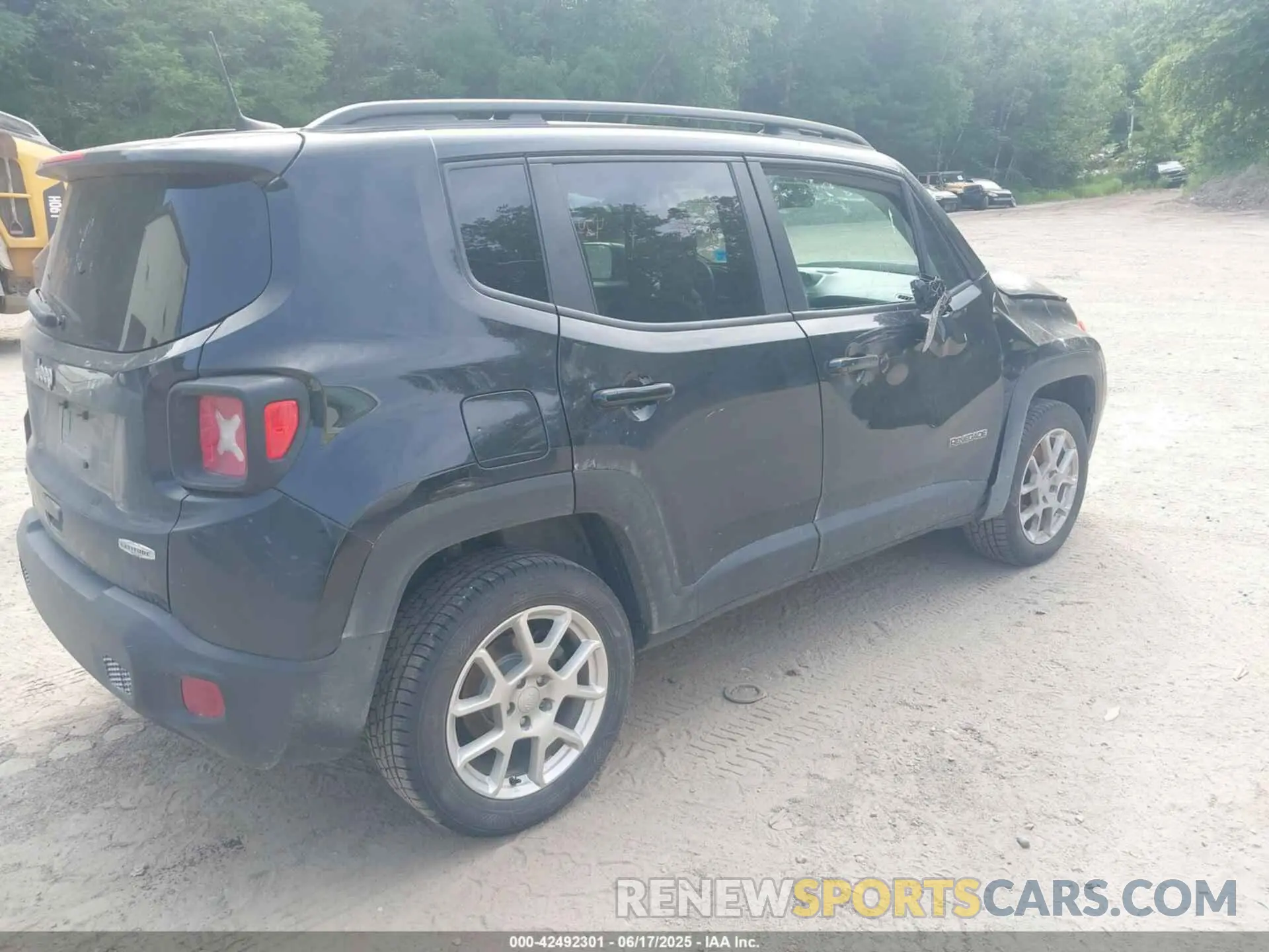 4 Photograph of a damaged car ZACNJBBB6LPM06048 JEEP RENEGADE 2020