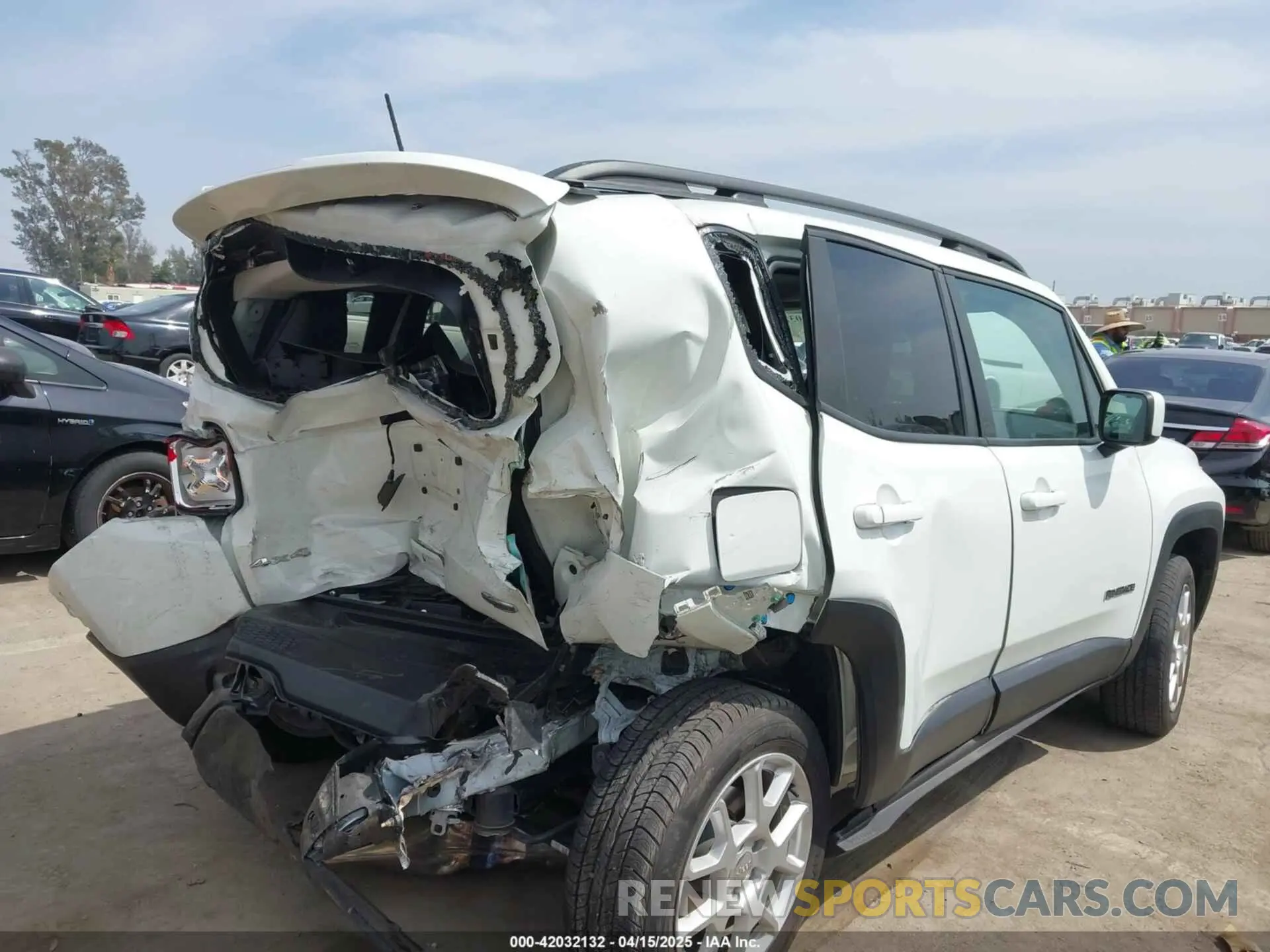4 Photograph of a damaged car ZACNJBBB9LPL51708 JEEP RENEGADE 2020