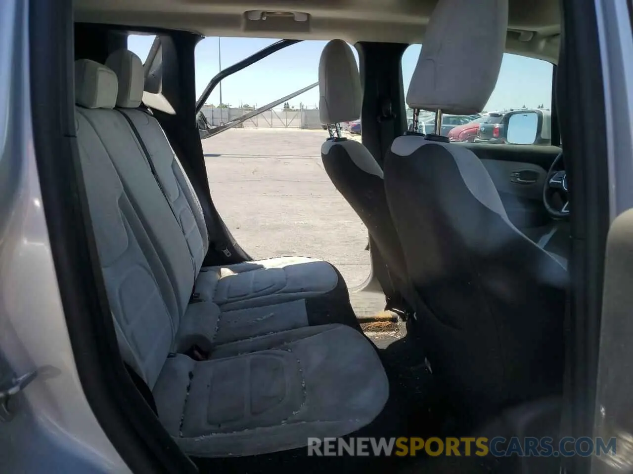 11 Photograph of a damaged car ZACNJBBBXLPL42094 JEEP RENEGADE 2020