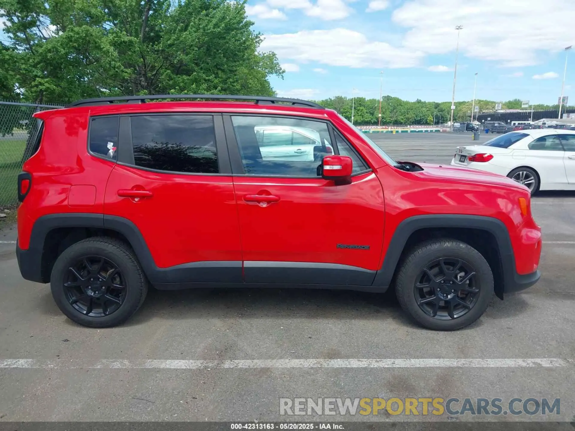 12 Photograph of a damaged car ZACNJBBBXLPL84152 JEEP RENEGADE 2020