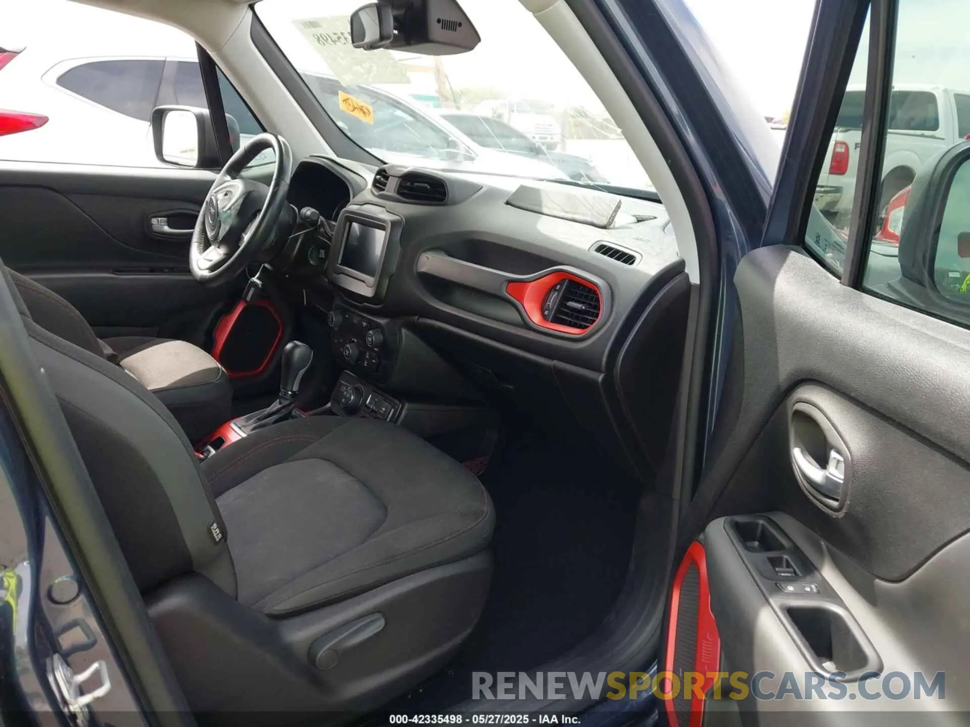 5 Photograph of a damaged car ZACNJBC15LPL63926 JEEP RENEGADE 2020