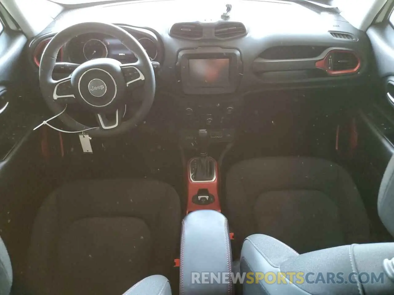 8 Photograph of a damaged car ZACNJBC1XLPL02653 JEEP RENEGADE 2020