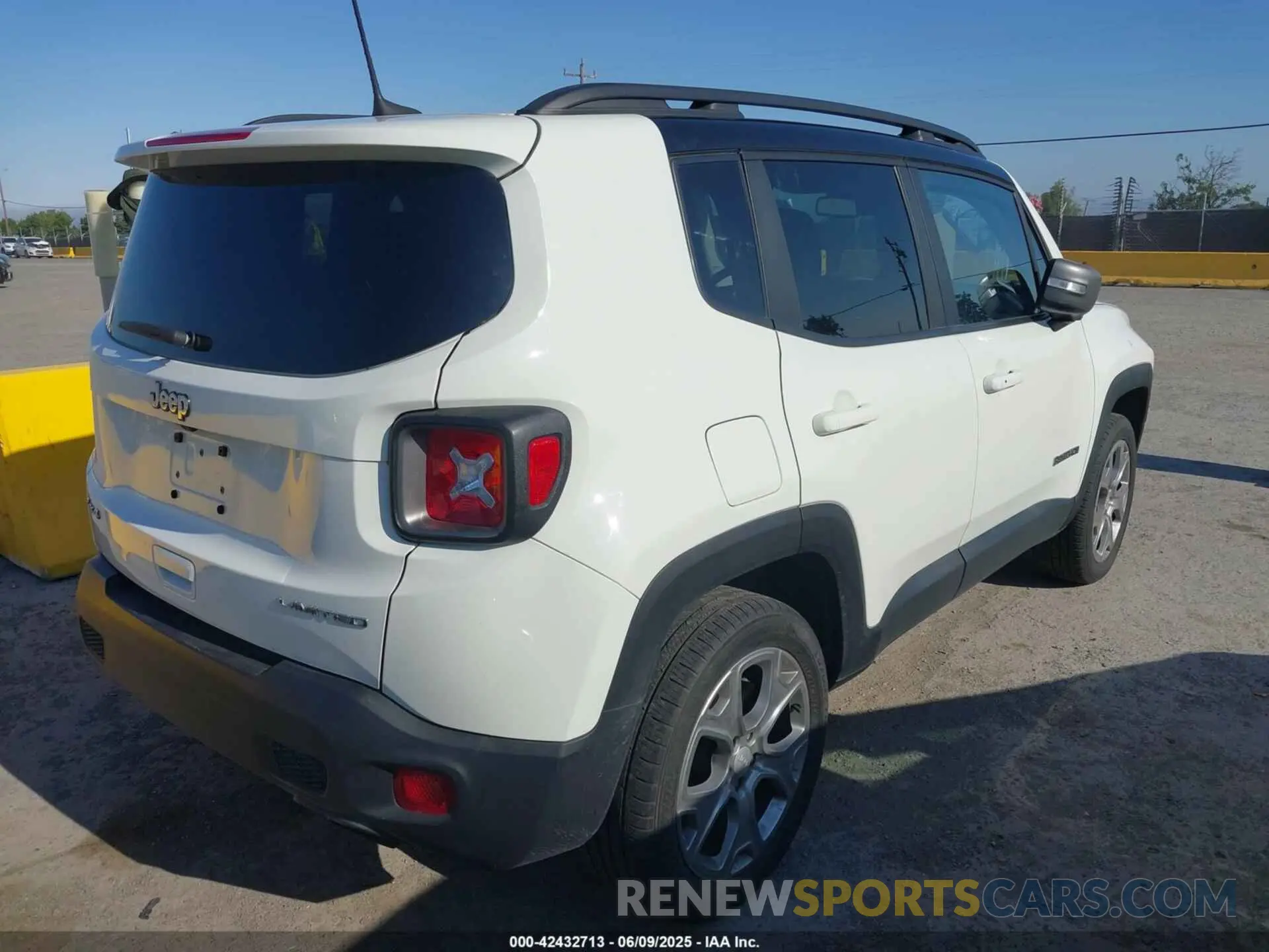 4 Photograph of a damaged car ZACNJBD14LPL93837 JEEP RENEGADE 2020