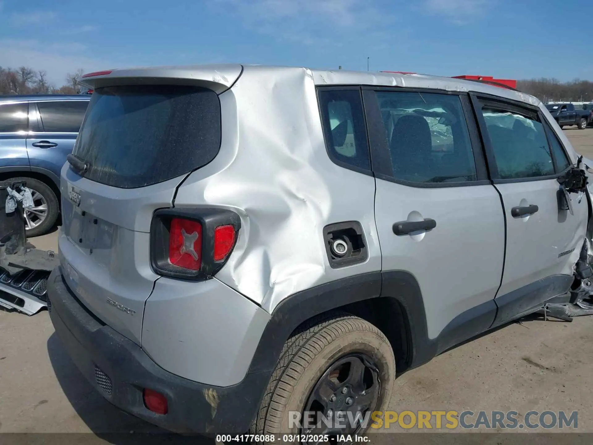 17 Photograph of a damaged car ZACNJCAB0MPM32217 JEEP RENEGADE 2021