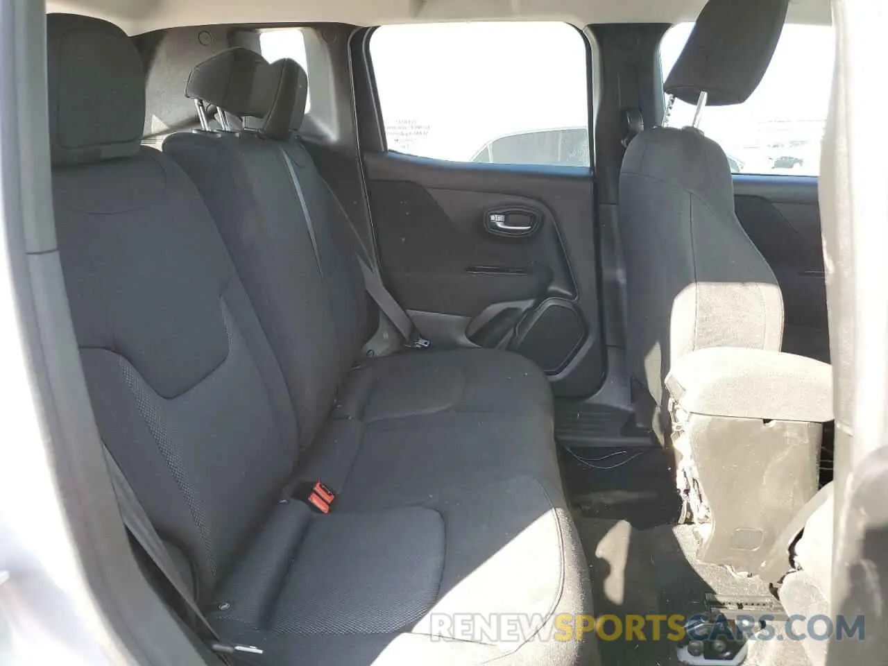 12 Photograph of a damaged car ZACNJCAB5MPM24663 JEEP RENEGADE 2021