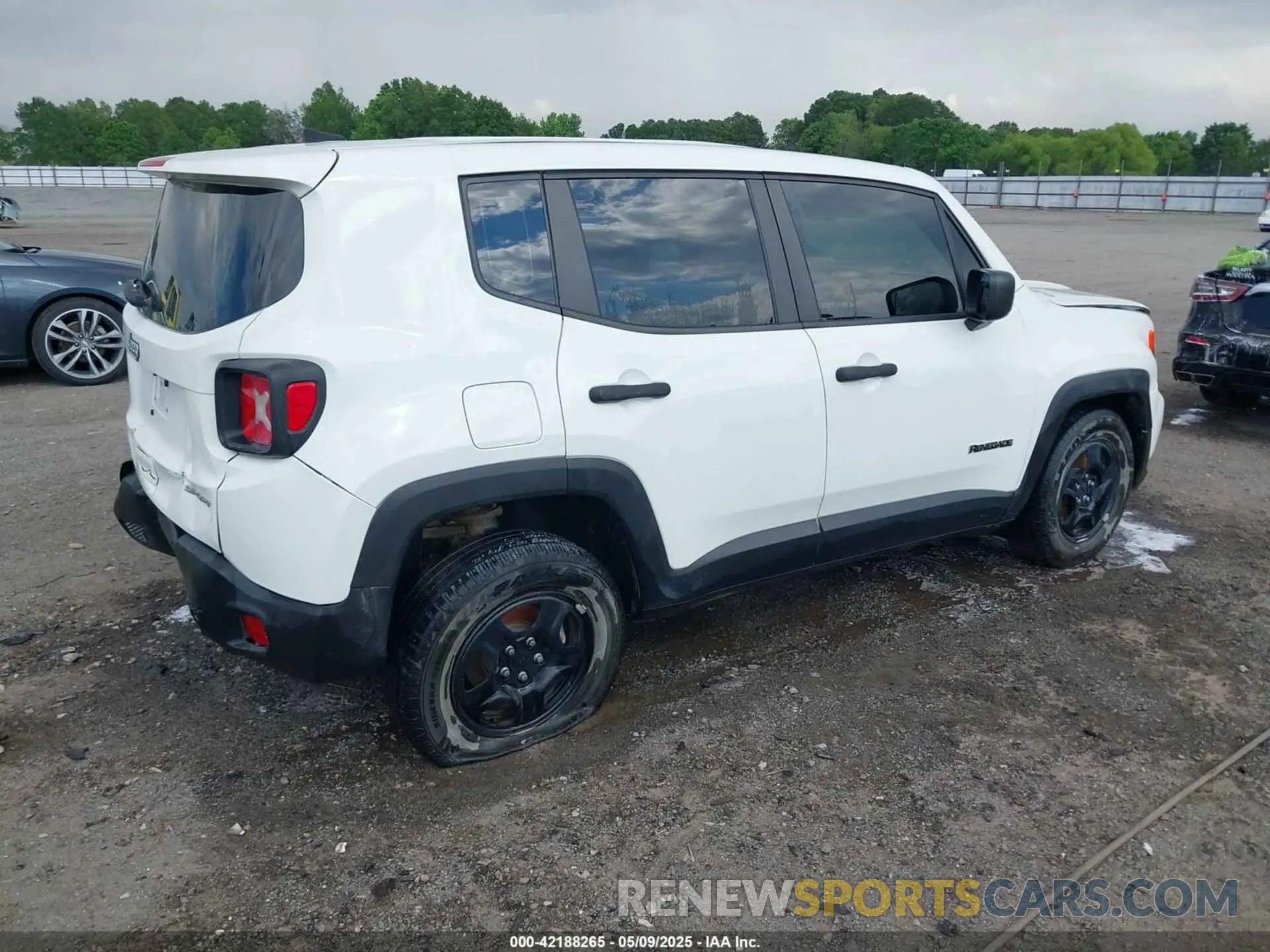 4 Photograph of a damaged car ZACNJCAB7MPM23305 JEEP RENEGADE 2021