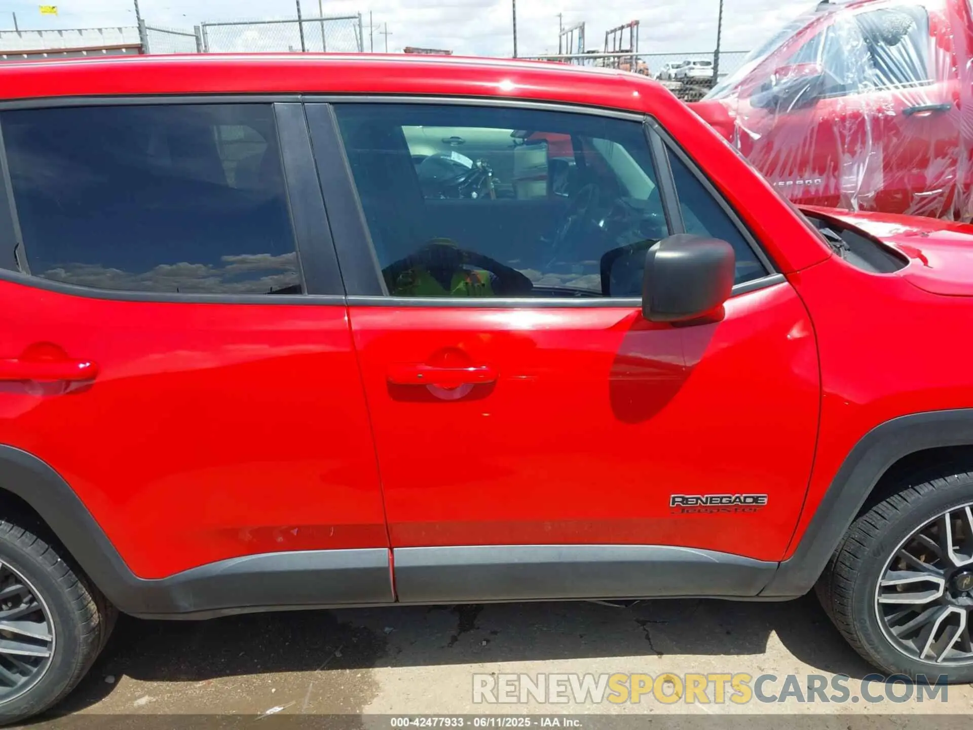 14 Photograph of a damaged car ZACNJCABXMPM46982 JEEP RENEGADE 2021