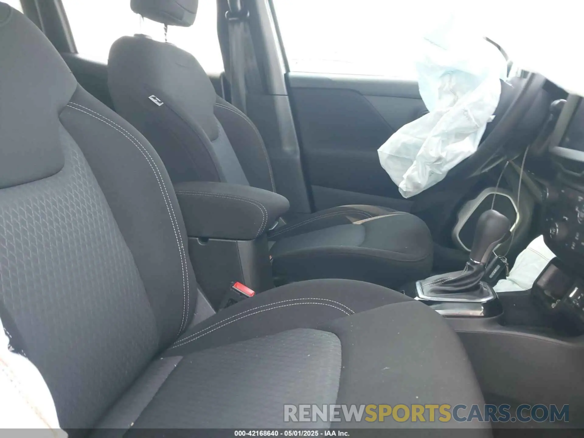 5 Photograph of a damaged car ZACNJCBB0MPM51753 JEEP RENEGADE 2021