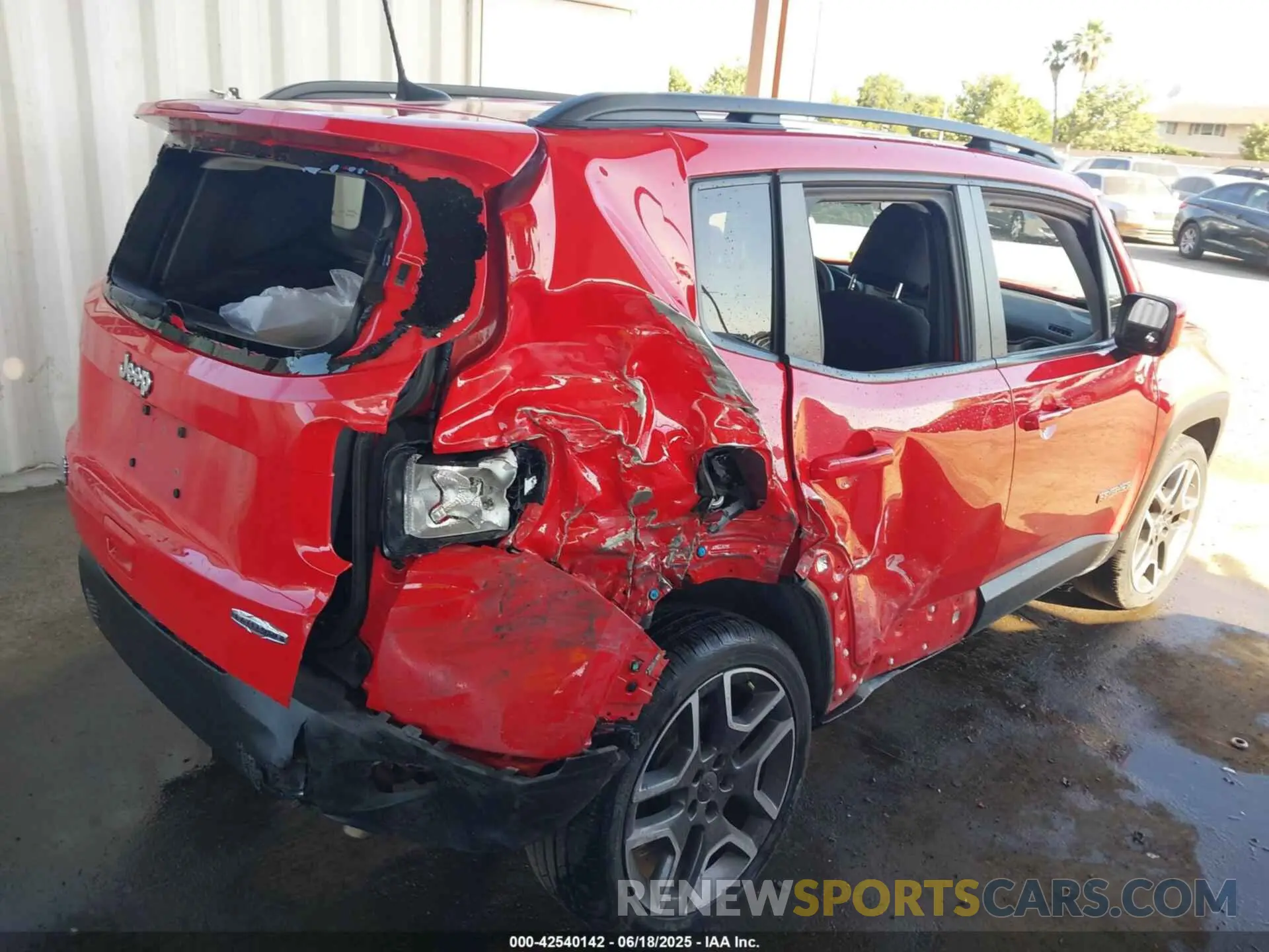 4 Photograph of a damaged car ZACNJCBB1MPM25582 JEEP RENEGADE 2021