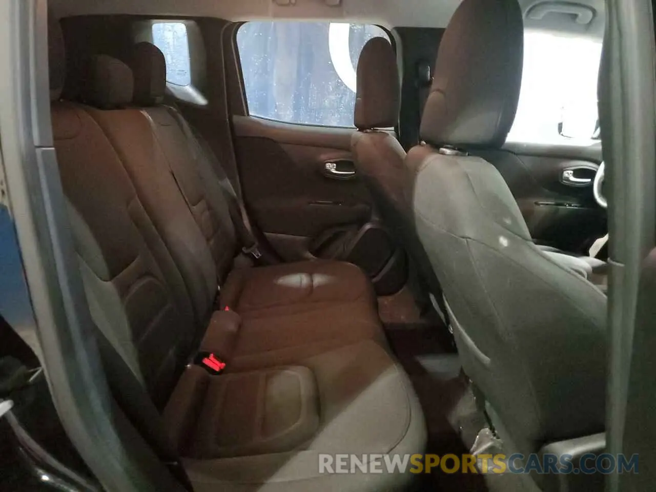 11 Photograph of a damaged car ZACNJCBB1MPM33889 JEEP RENEGADE 2021