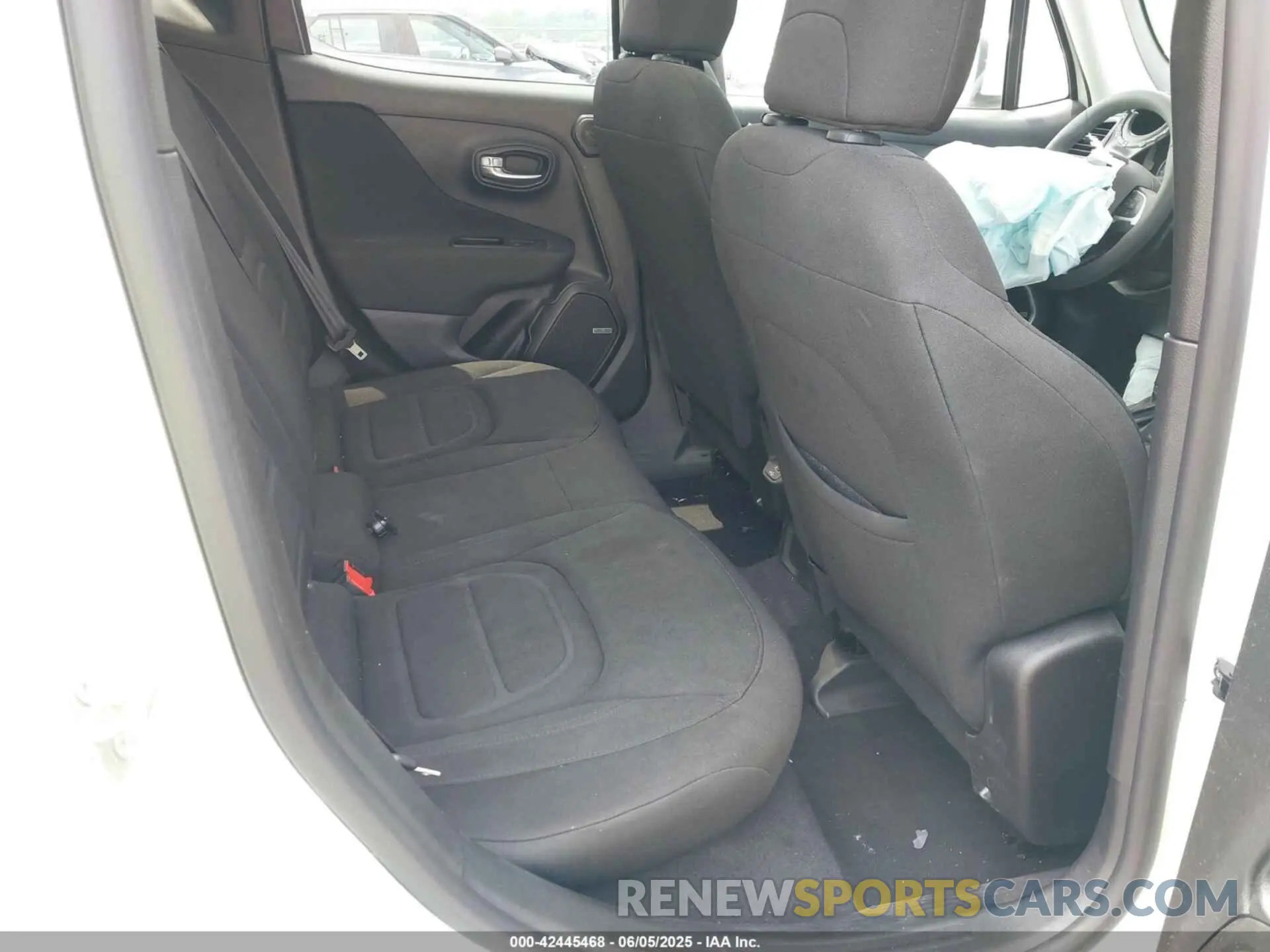 8 Photograph of a damaged car ZACNJCBB5MPN14409 JEEP RENEGADE 2021