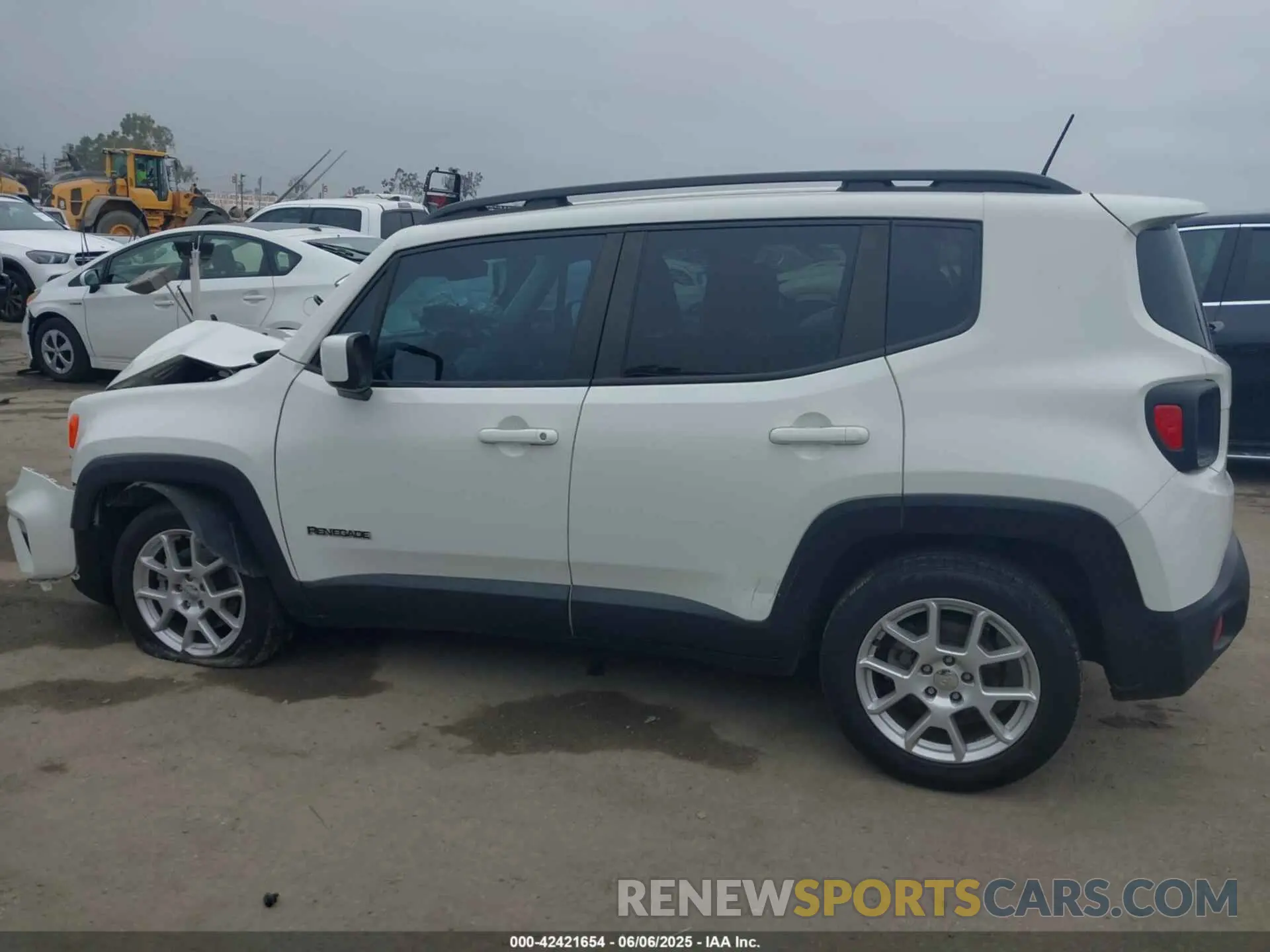 13 Photograph of a damaged car ZACNJCBB5MPN25006 JEEP RENEGADE 2021