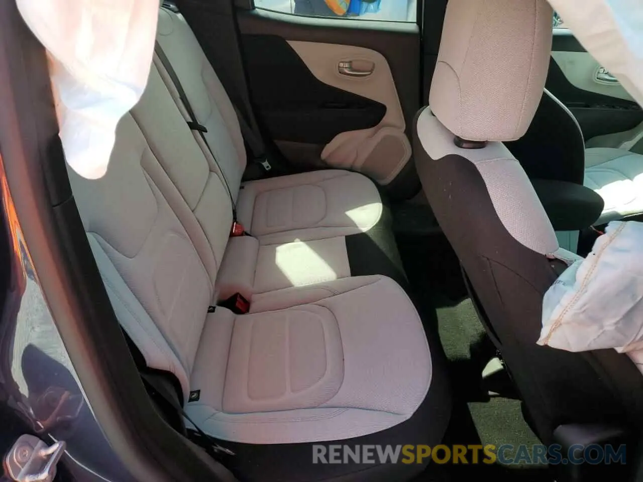 11 Photograph of a damaged car ZACNJCBB7MPN16291 JEEP RENEGADE 2021