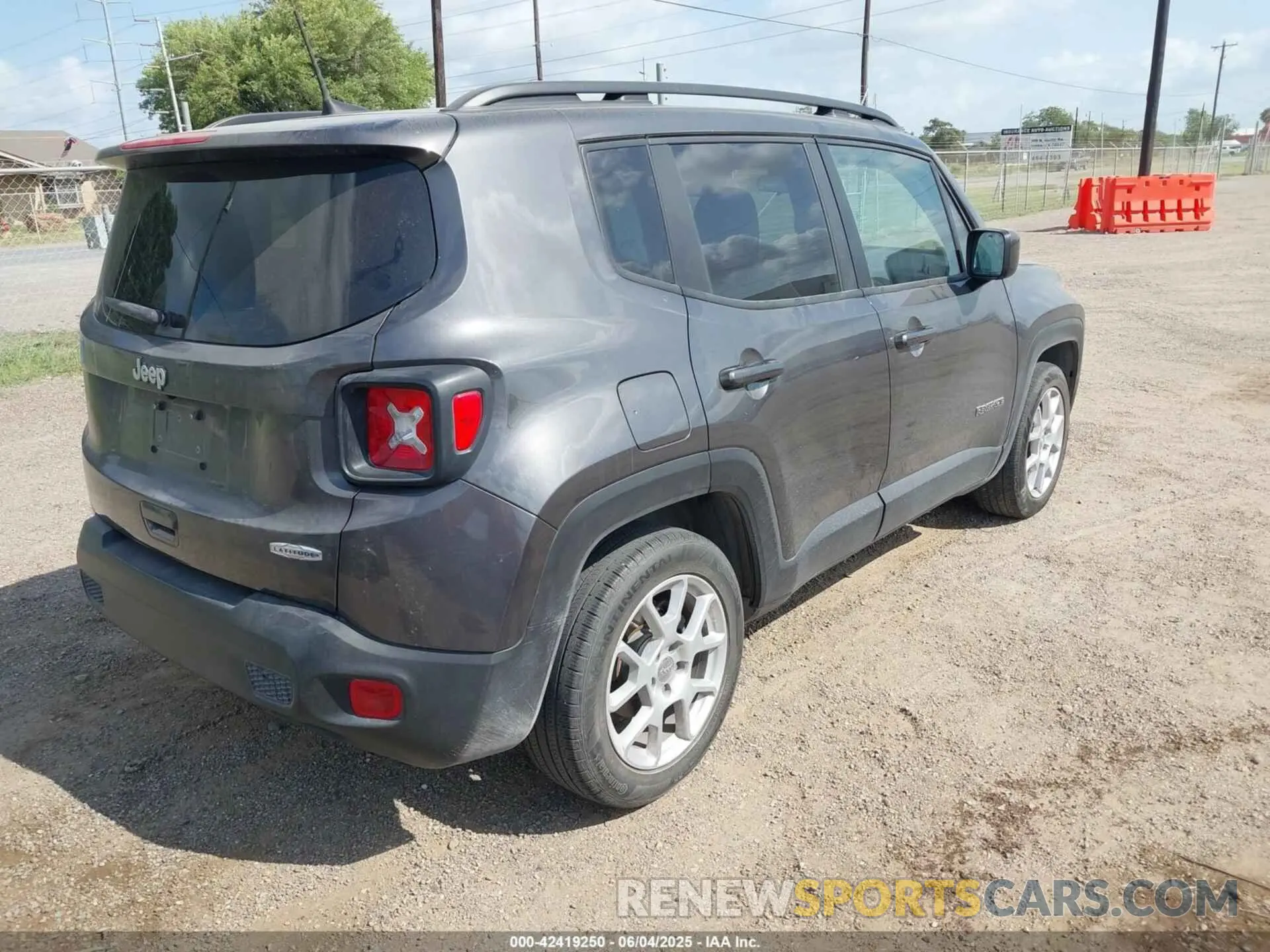 4 Photograph of a damaged car ZACNJCBB7MPN16582 JEEP RENEGADE 2021
