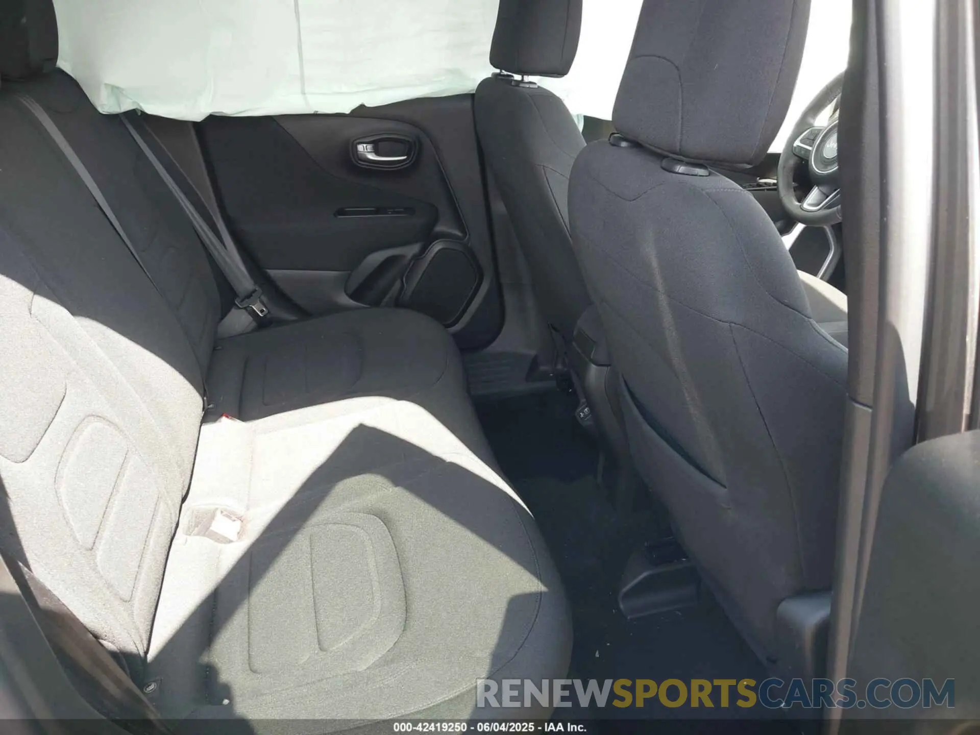 8 Photograph of a damaged car ZACNJCBB7MPN16582 JEEP RENEGADE 2021