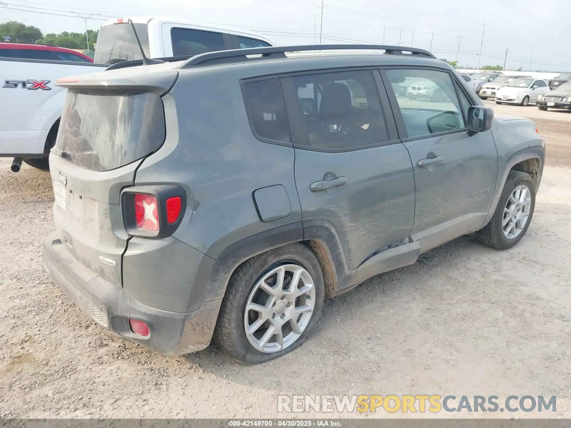 4 Photograph of a damaged car ZACNJCBB7MPN27999 JEEP RENEGADE 2021