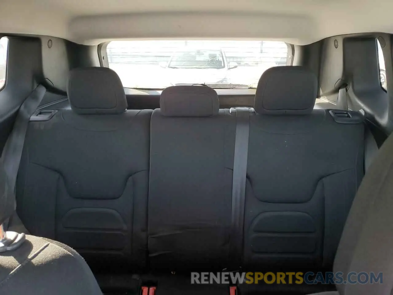 10 Photograph of a damaged car ZACNJCBB7MPN28103 JEEP RENEGADE 2021
