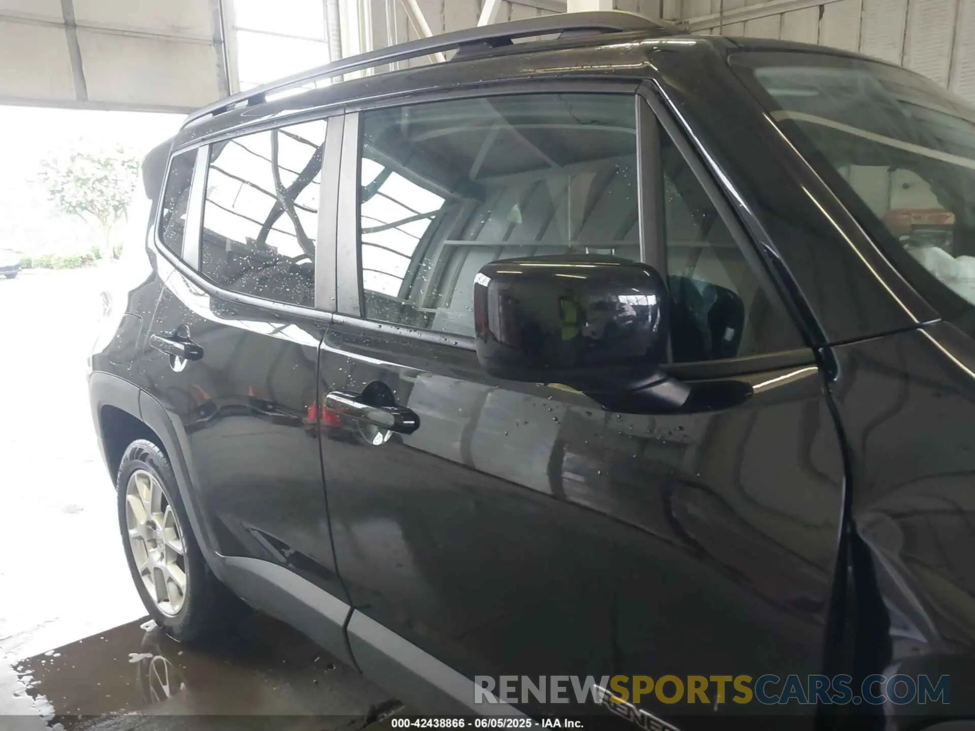 13 Photograph of a damaged car ZACNJCBB8MPM95399 JEEP RENEGADE 2021