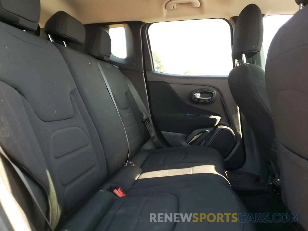 11 Photograph of a damaged car ZACNJCBB8MPN10063 JEEP RENEGADE 2021