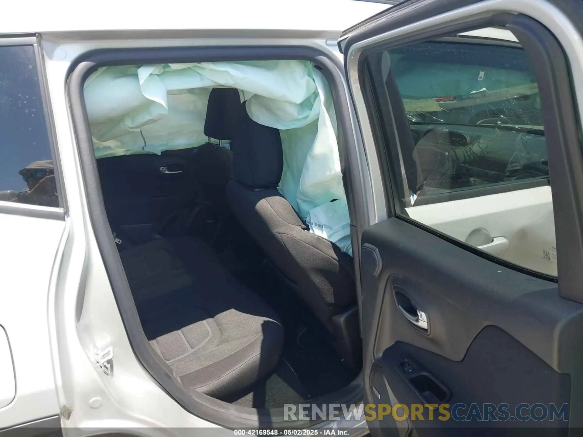 8 Photograph of a damaged car ZACNJCBB8MPN10712 JEEP RENEGADE 2021