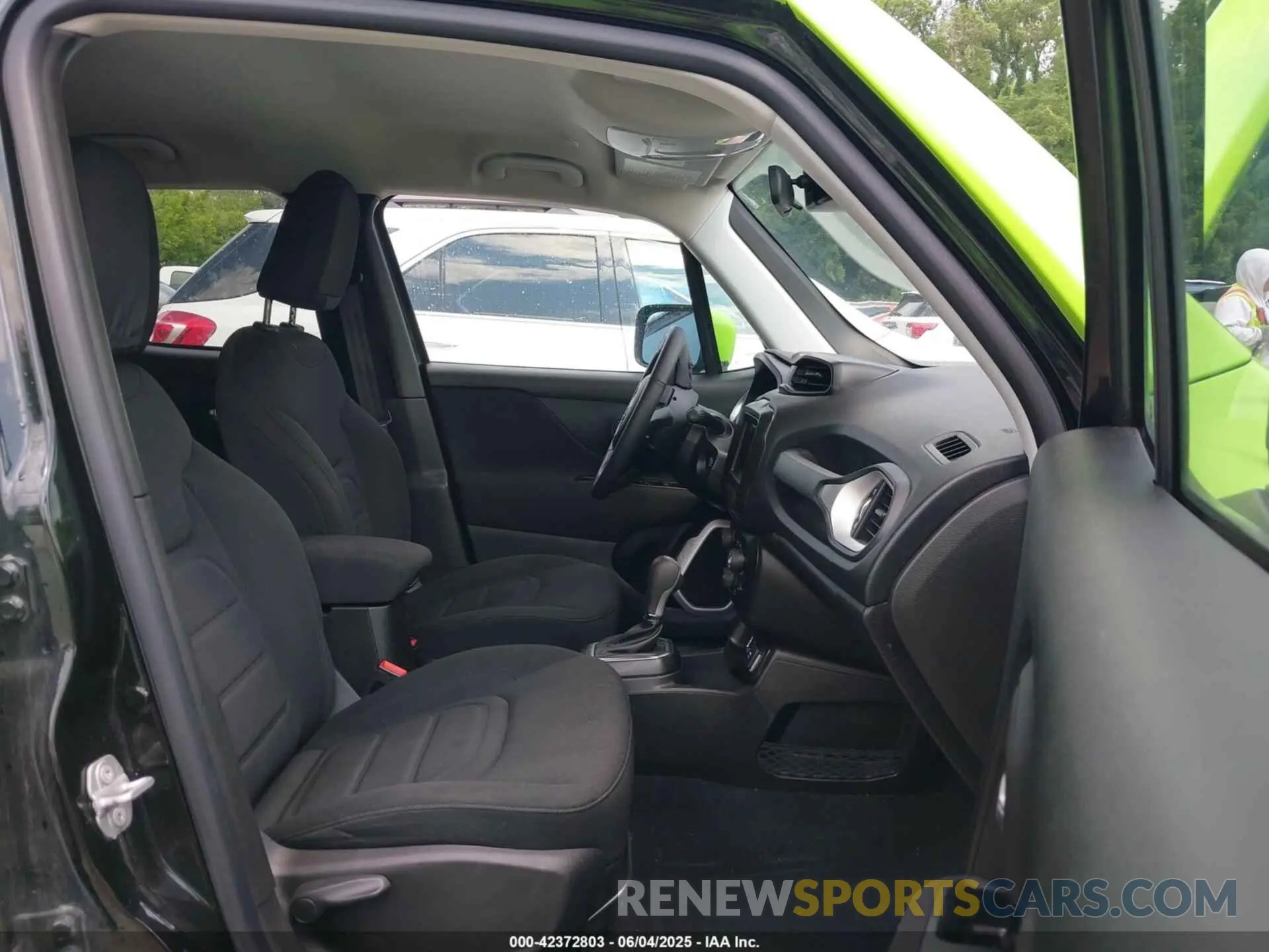5 Photograph of a damaged car ZACNJCBB9MPN33190 JEEP RENEGADE 2021