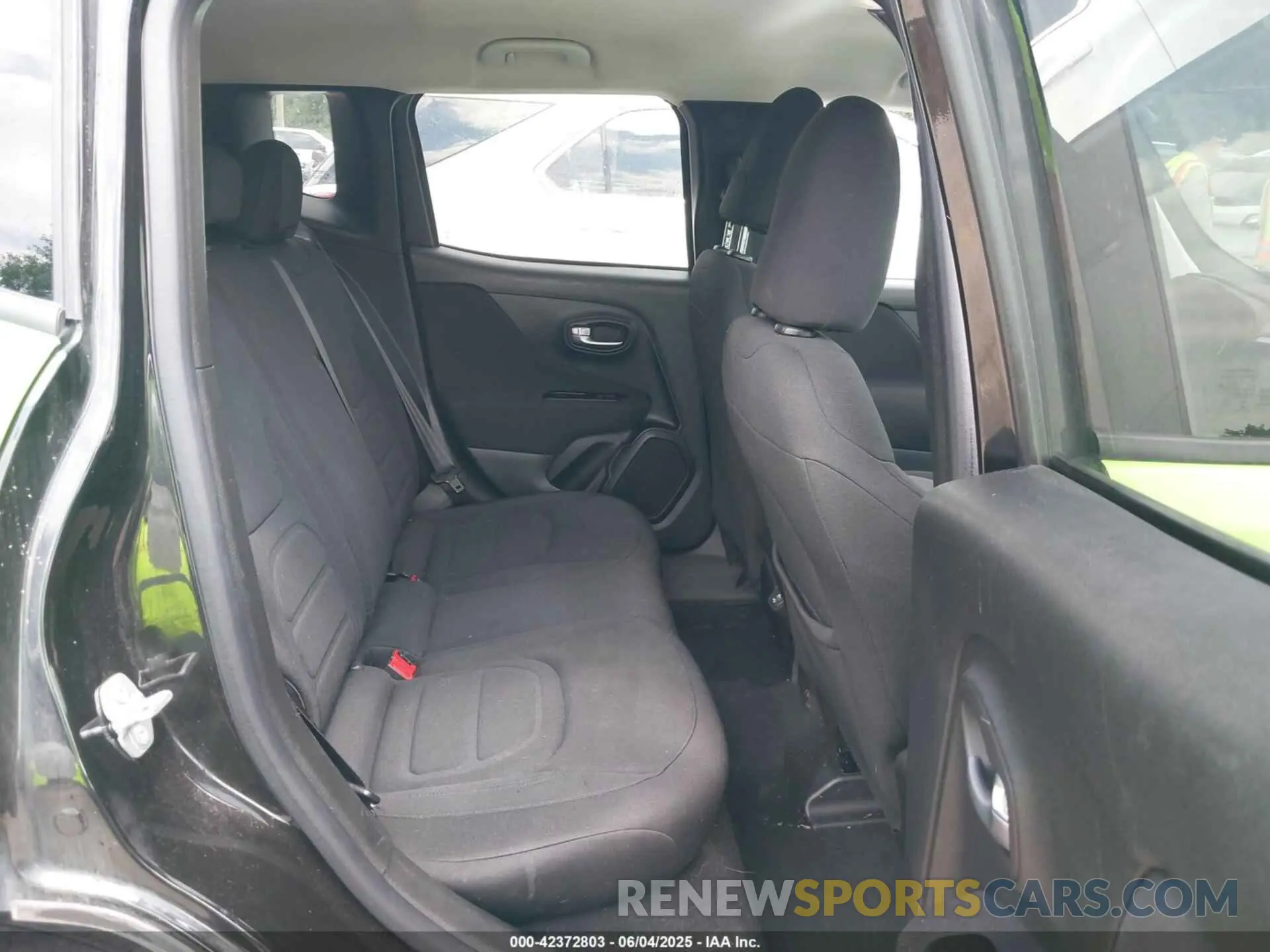 8 Photograph of a damaged car ZACNJCBB9MPN33190 JEEP RENEGADE 2021