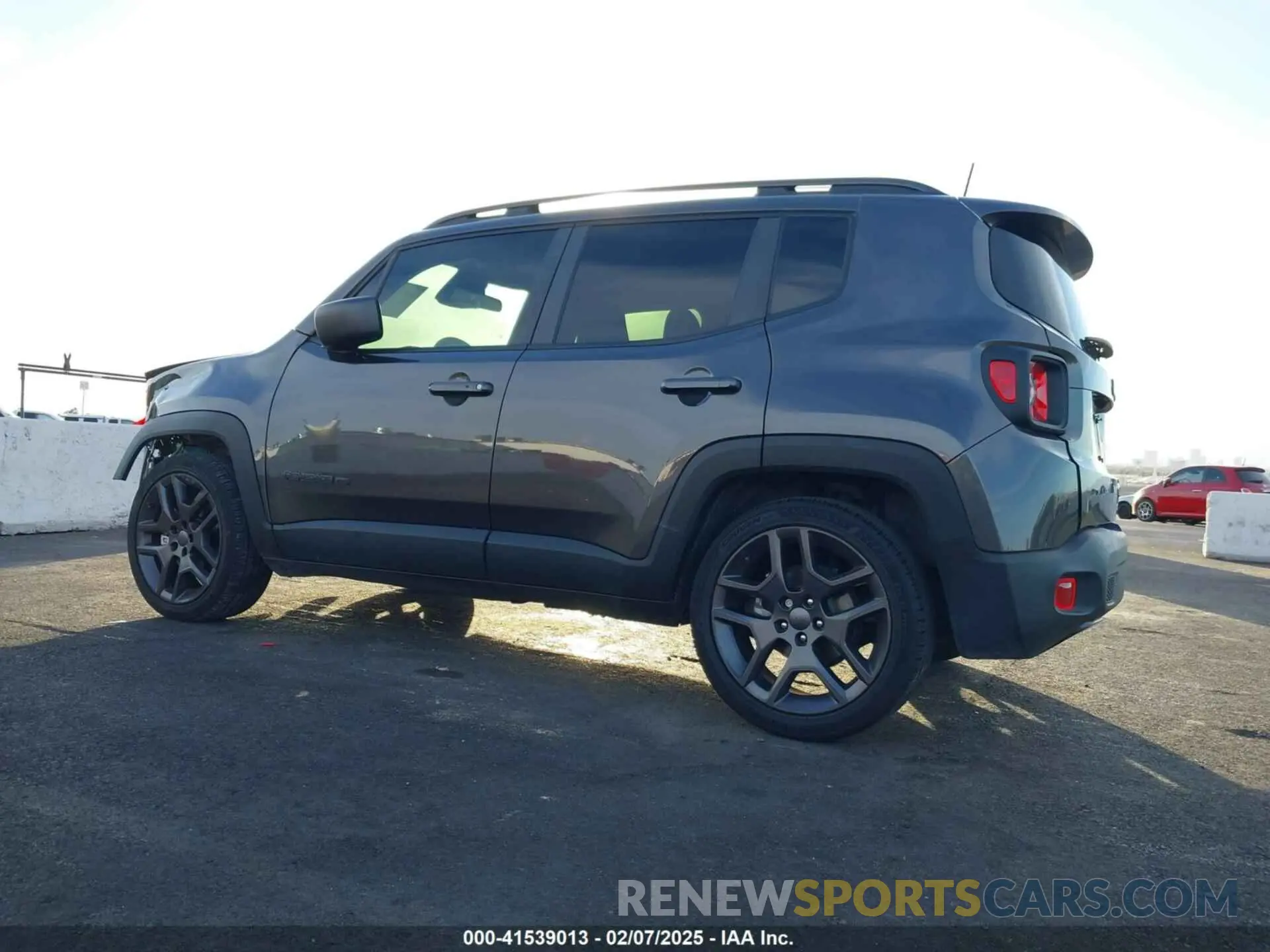 3 Photograph of a damaged car ZACNJCBBXMPM68608 JEEP RENEGADE 2021