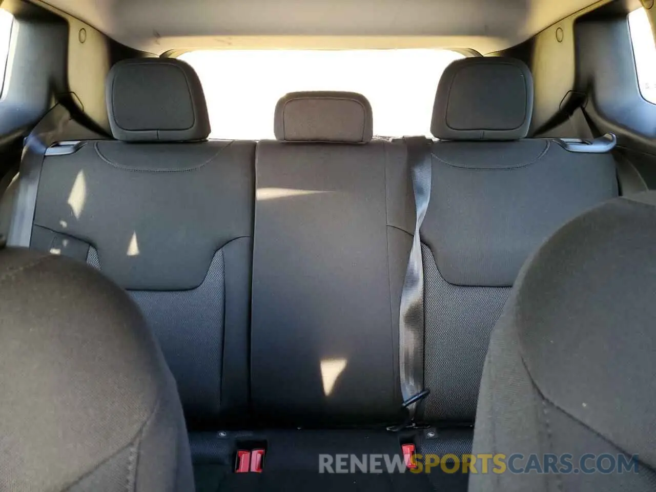 10 Photograph of a damaged car ZACNJDAB1MPN21350 JEEP RENEGADE 2021