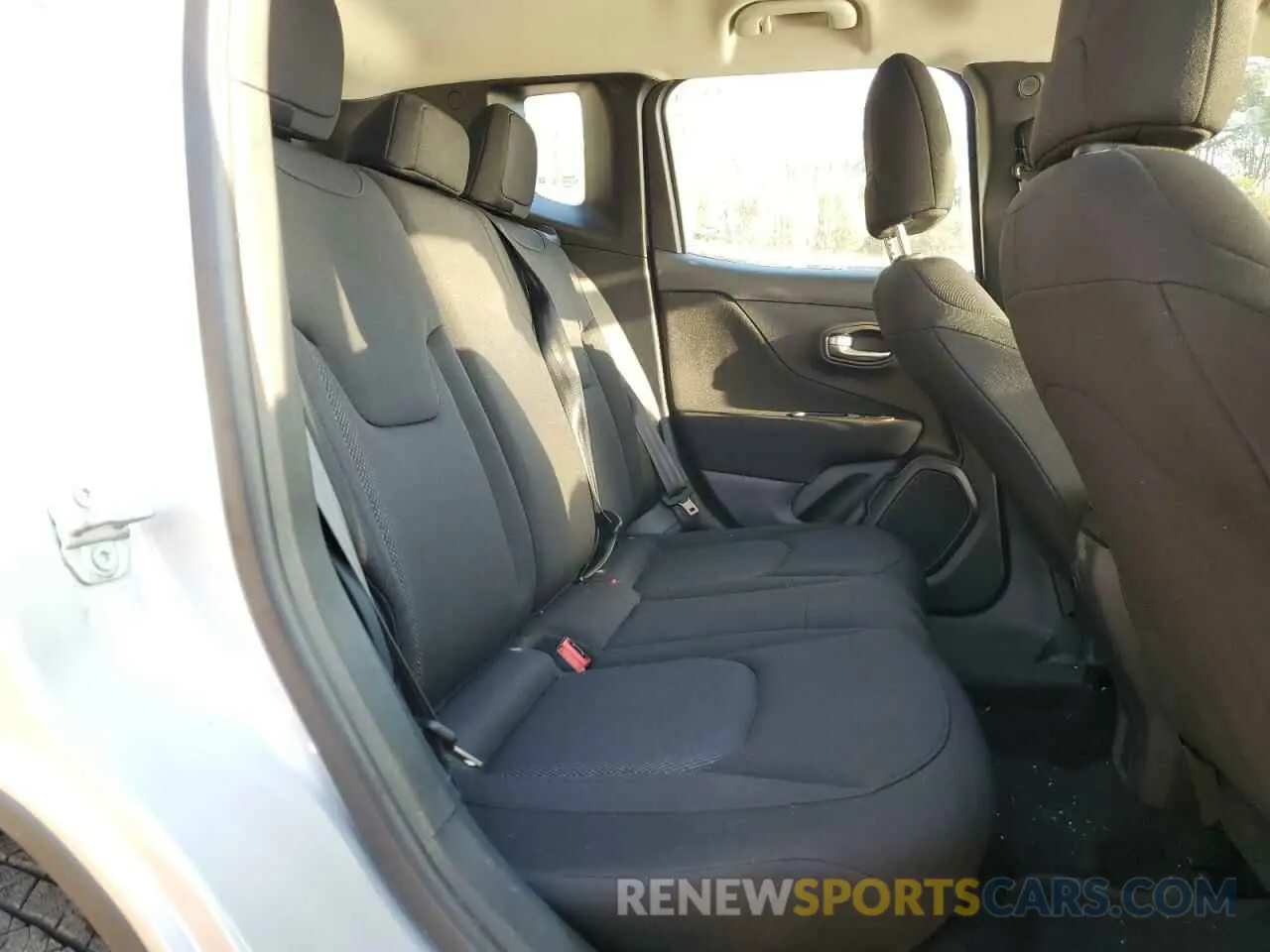 11 Photograph of a damaged car ZACNJDAB1MPN21350 JEEP RENEGADE 2021