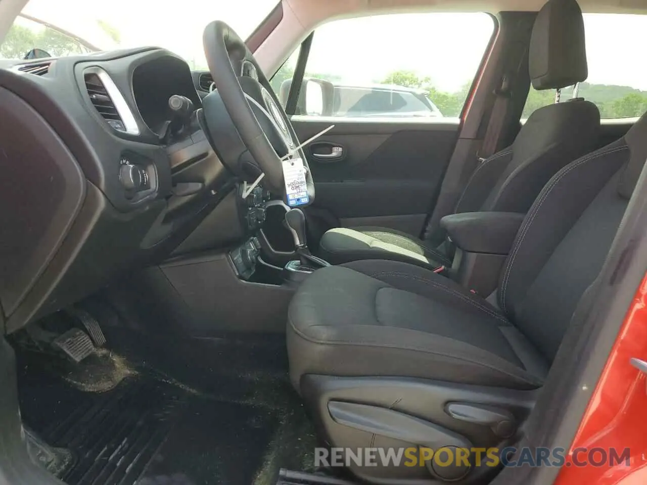 7 Photograph of a damaged car ZACNJDAB6MPM31904 JEEP RENEGADE 2021