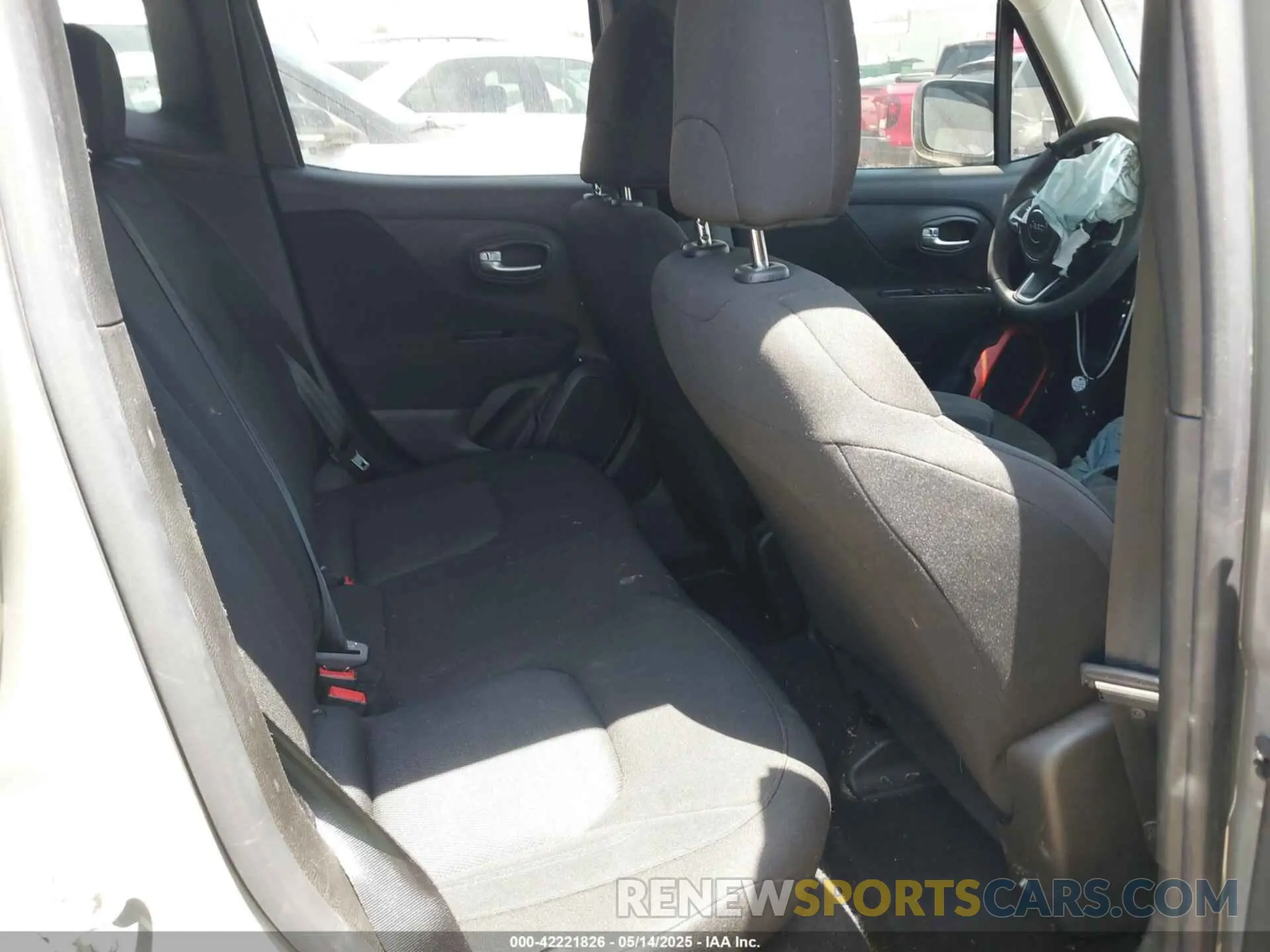 8 Photograph of a damaged car ZACNJDAB6MPM54762 JEEP RENEGADE 2021