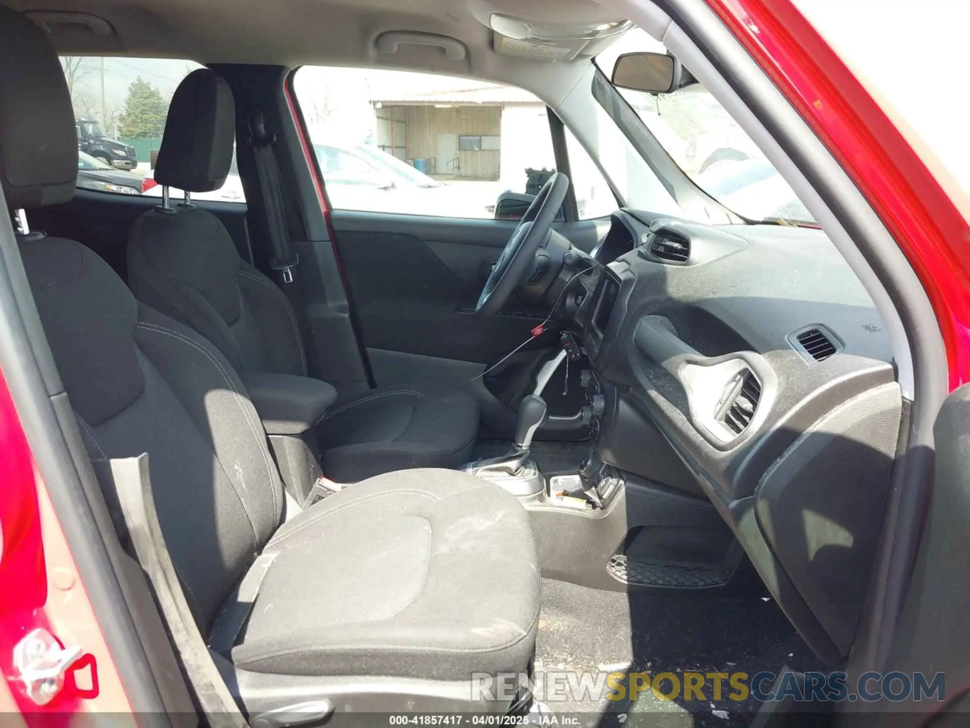 5 Photograph of a damaged car ZACNJDAB8MPM25697 JEEP RENEGADE 2021