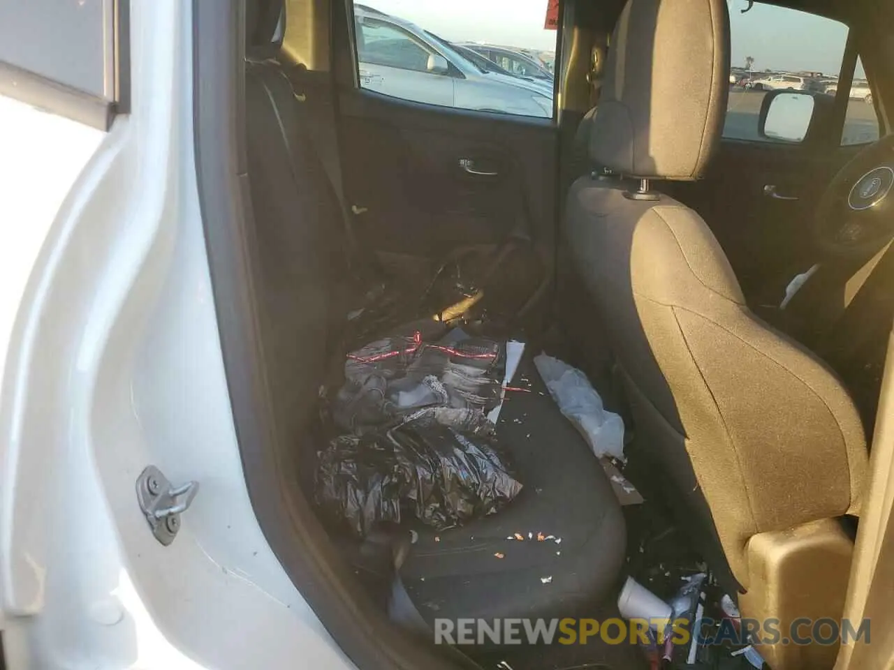 10 Photograph of a damaged car ZACNJDB18MPM62710 JEEP RENEGADE 2021