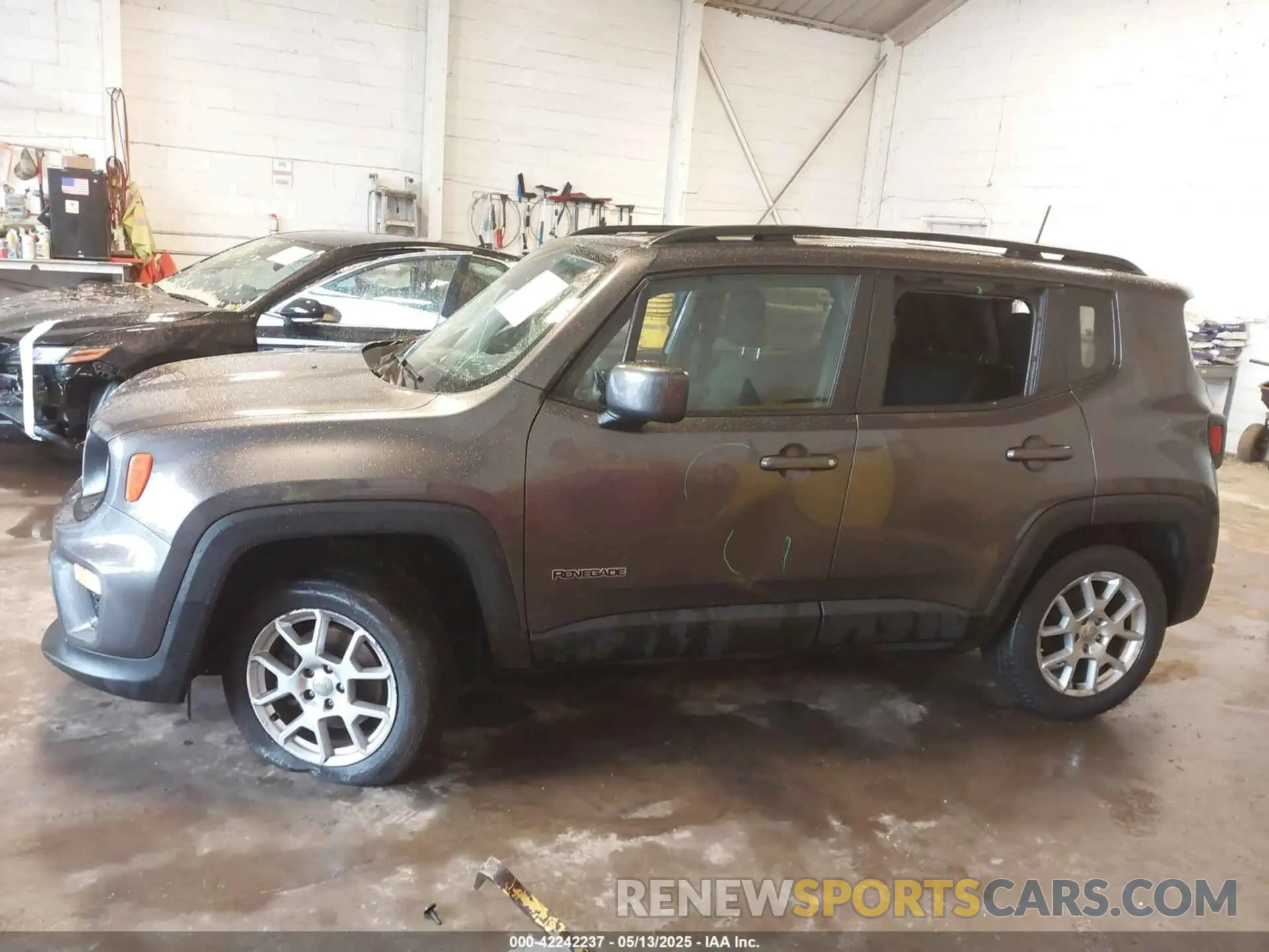 14 Photograph of a damaged car ZACNJDBB0MPM28530 JEEP RENEGADE 2021