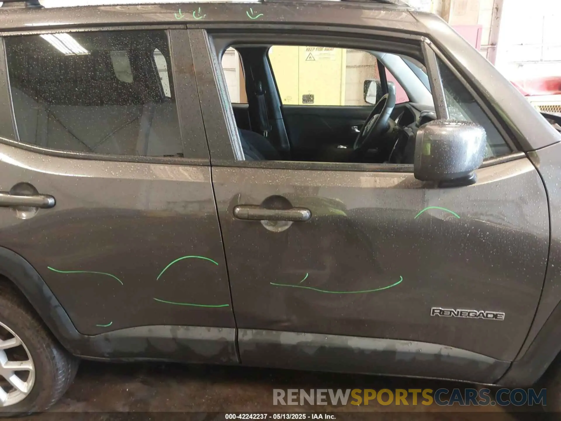 17 Photograph of a damaged car ZACNJDBB0MPM28530 JEEP RENEGADE 2021