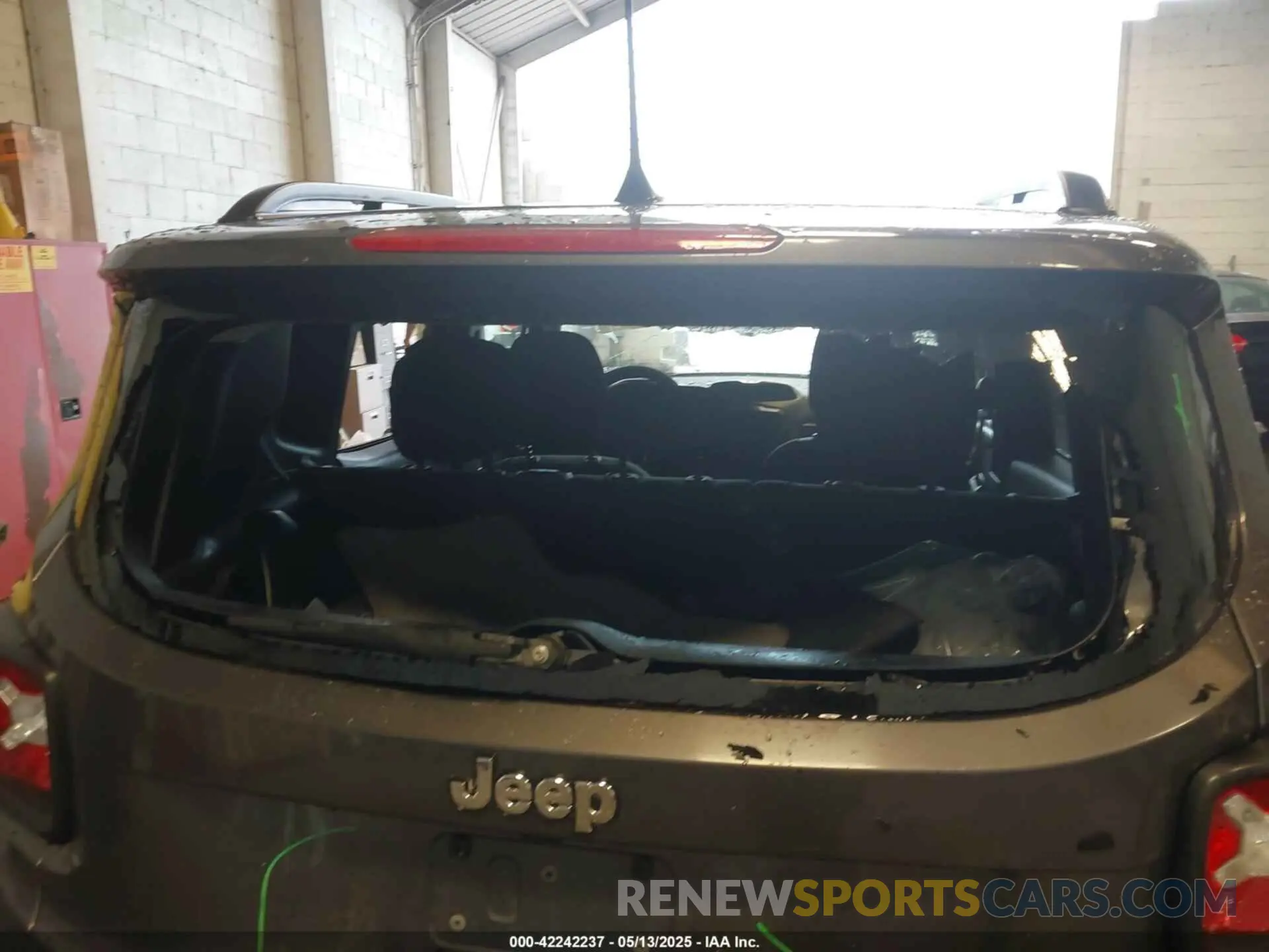 18 Photograph of a damaged car ZACNJDBB0MPM28530 JEEP RENEGADE 2021