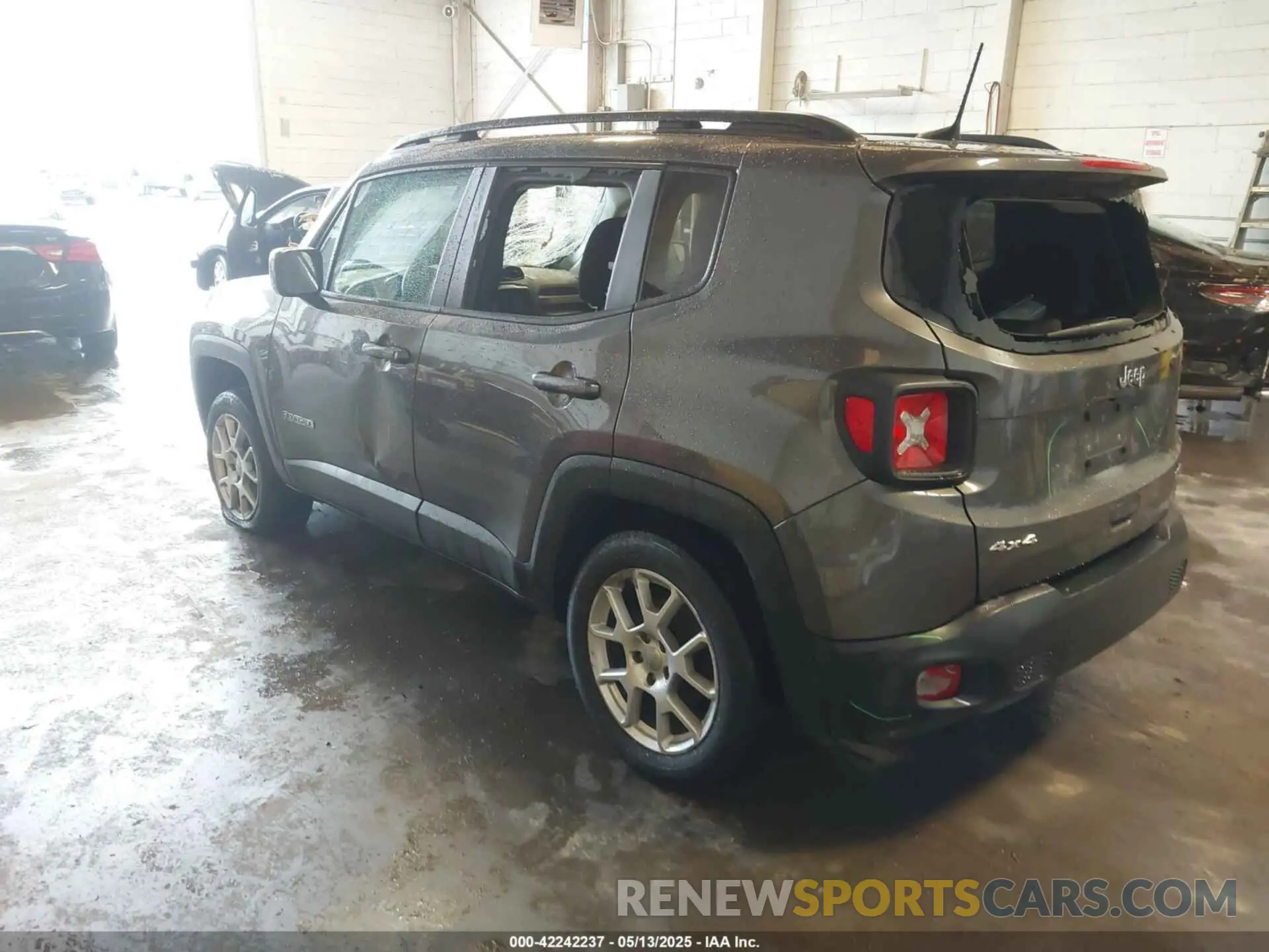3 Photograph of a damaged car ZACNJDBB0MPM28530 JEEP RENEGADE 2021