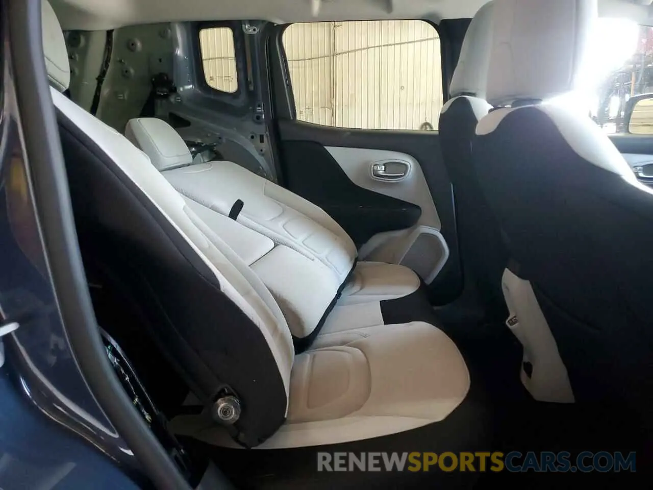11 Photograph of a damaged car ZACNJDBB0MPM45036 JEEP RENEGADE 2021