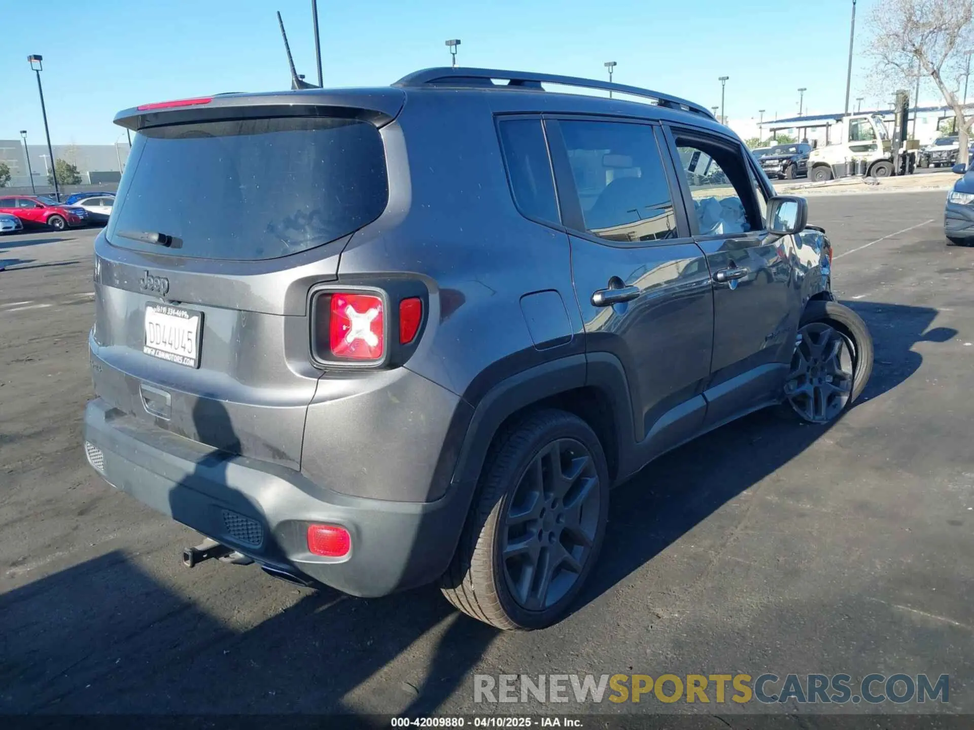 4 Photograph of a damaged car ZACNJDBB2MPM79995 JEEP RENEGADE 2021