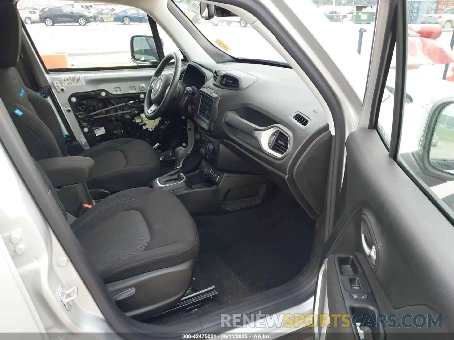 5 Photograph of a damaged car ZACNJDBB3MPM57083 JEEP RENEGADE 2021