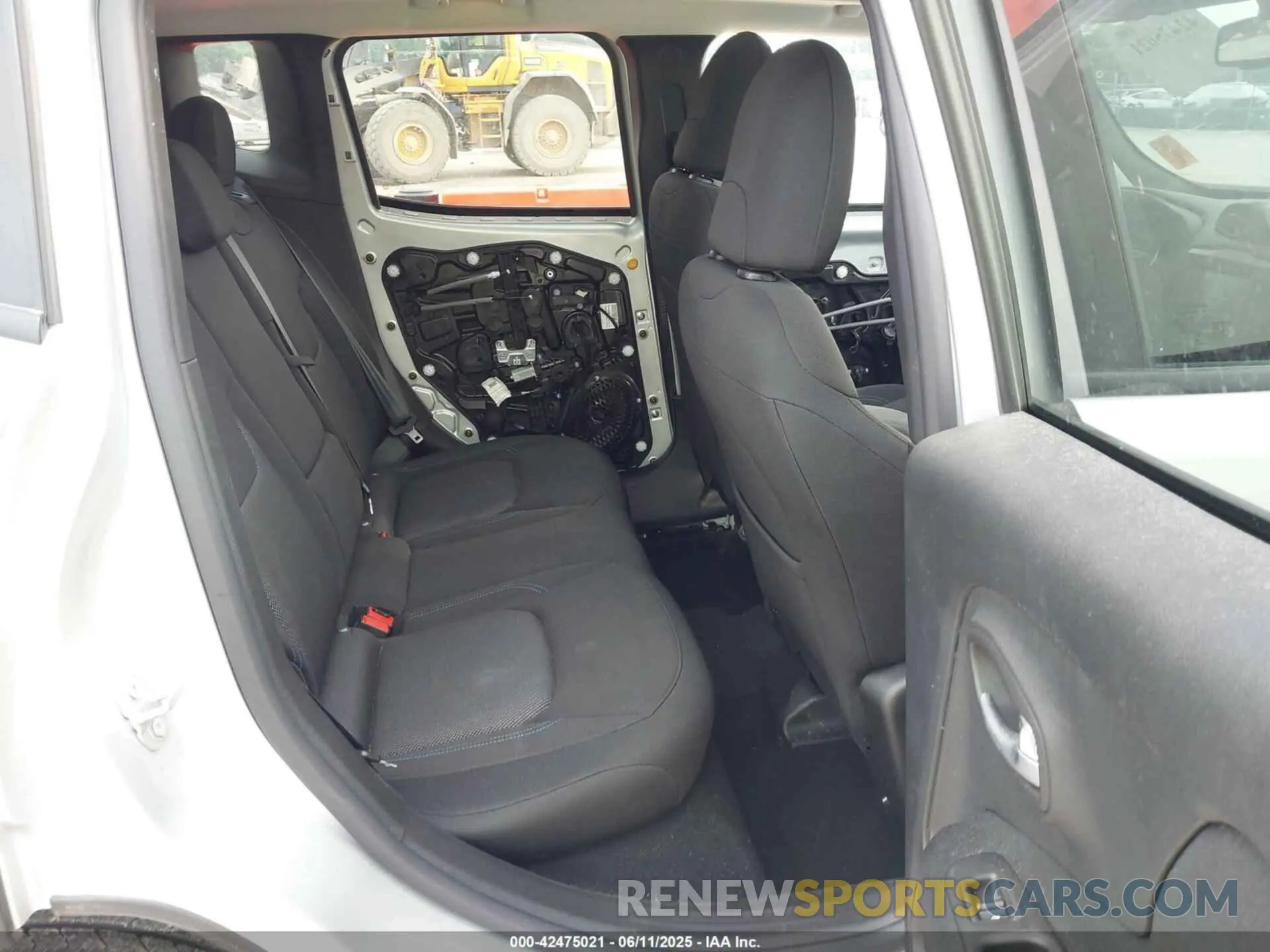 8 Photograph of a damaged car ZACNJDBB3MPM57083 JEEP RENEGADE 2021